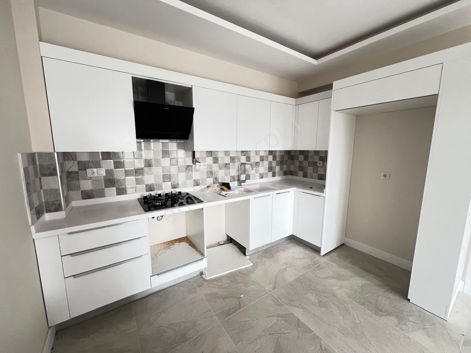 2+1 Çift Banyolu Giyinme Odalı Kabasakalda Sıfır Kiralık Daire
