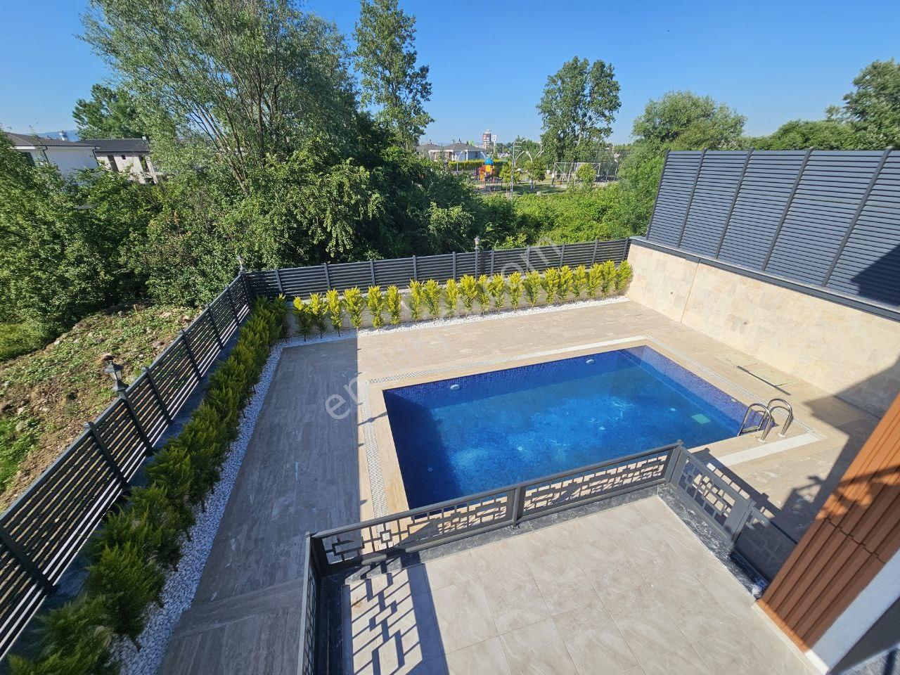 Yeniköy Merkez'de 4+1 375m² Müstakil Havuzlu Lüks Villa - Görsel 18