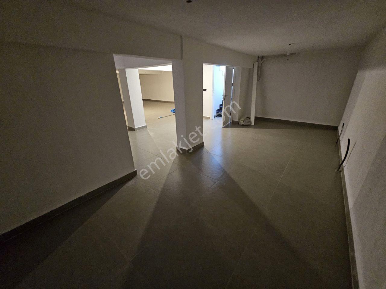 Yeniköy Merkez'de 4+1 375m² Müstakil Havuzlu Lüks Villa - Görsel 34