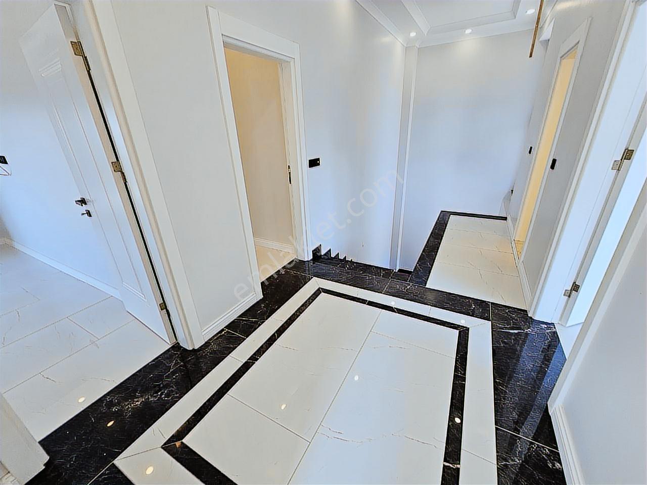 Yeniköy Merkez'de 4+1 375m² Müstakil Havuzlu Lüks Villa - Görsel 27