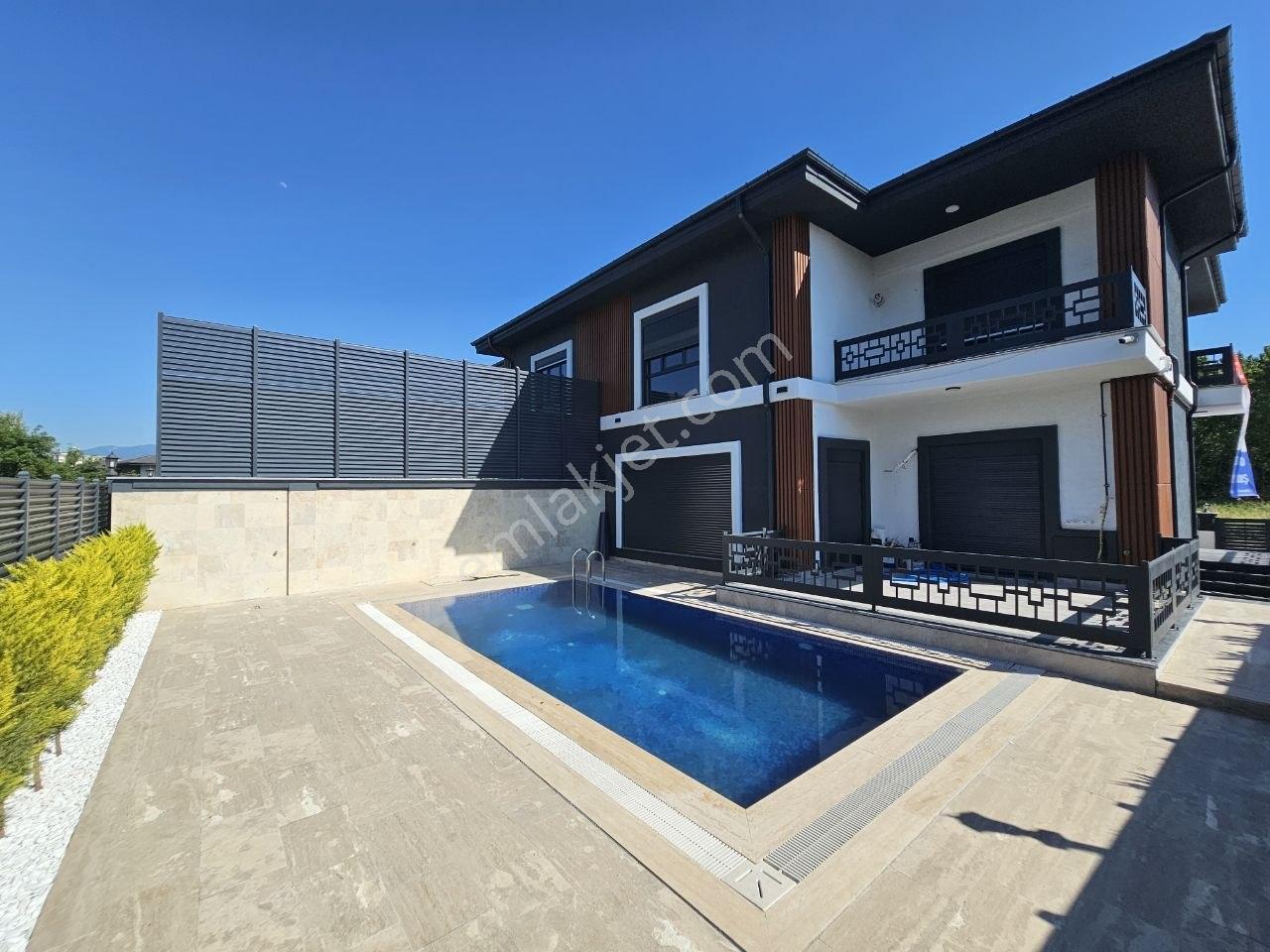 Yeniköy Merkez'de 4+1 375m² Müstakil Havuzlu Lüks Villa - Görsel 11