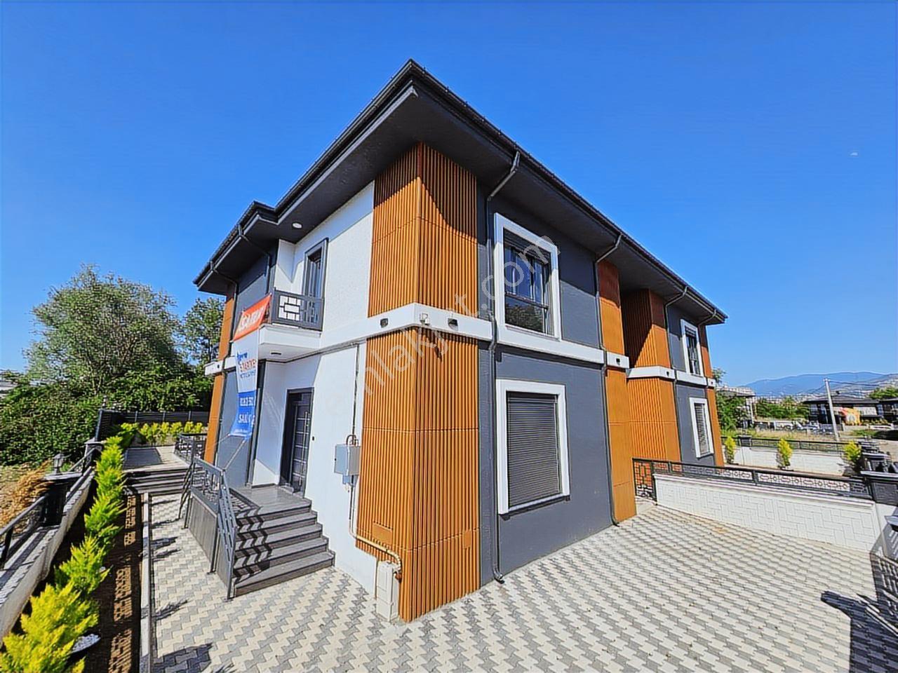 Yeniköy Merkez'de 4+1 375m² Müstakil Havuzlu Lüks Villa - Görsel 2