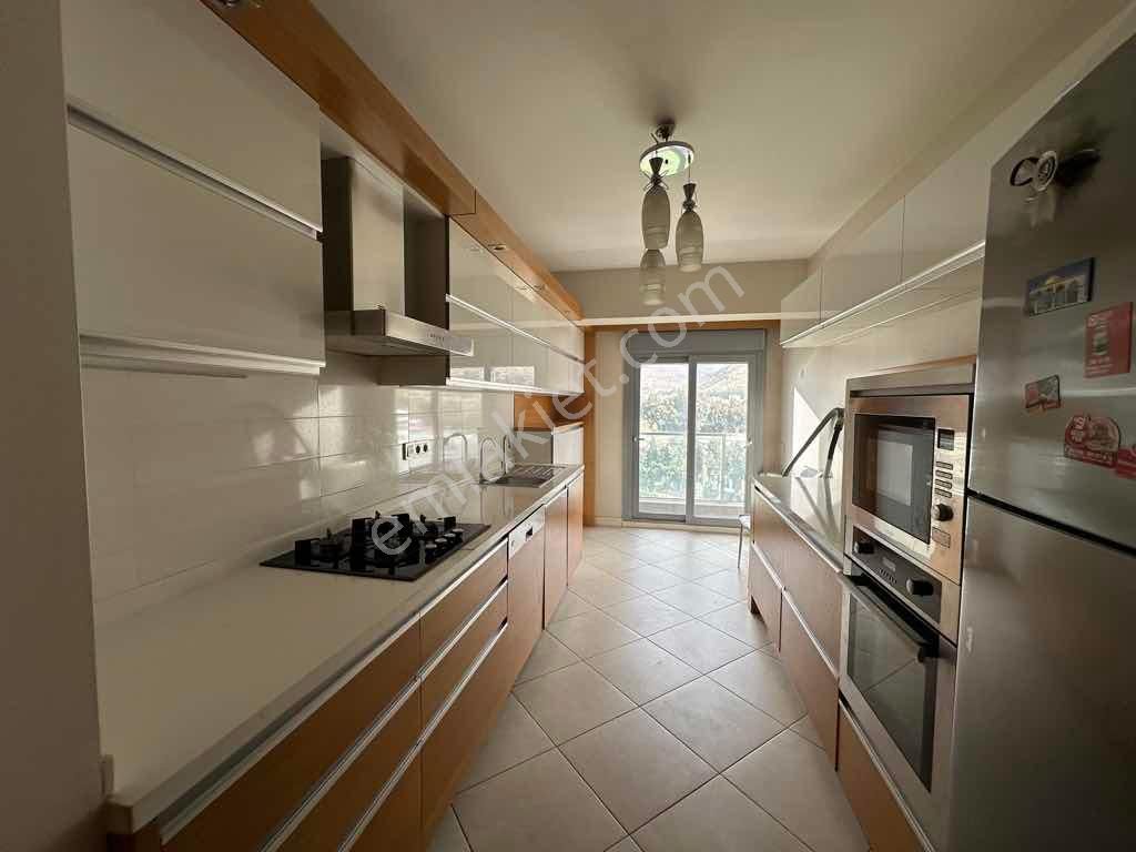 İzmir Karşıyaka Kiralık 3+1 Daire - Görsel 4