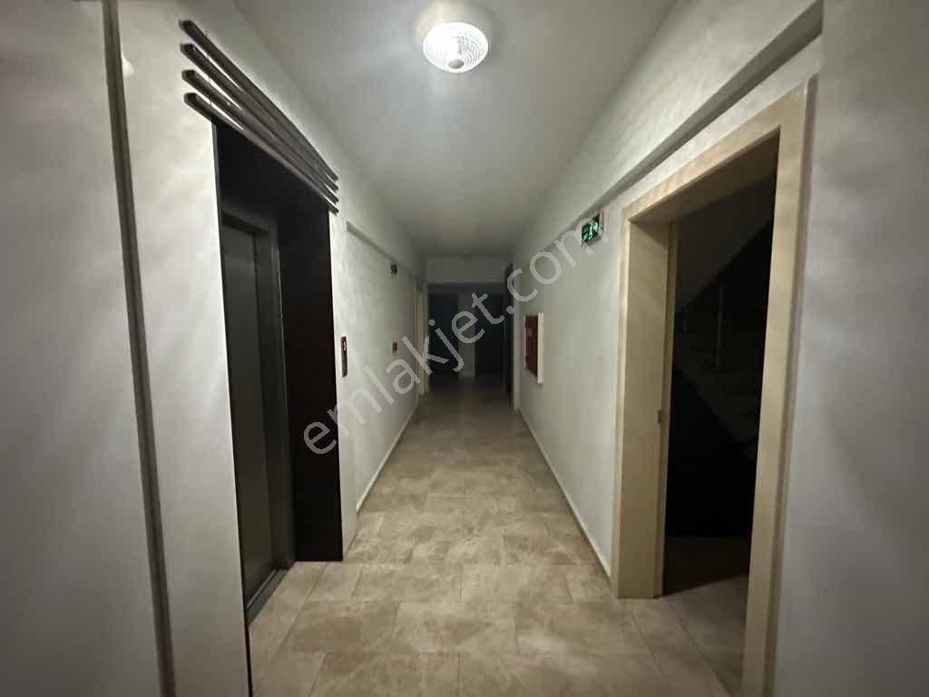 İzmir Karşıyaka Kiralık 3+1 Daire - Görsel 11
