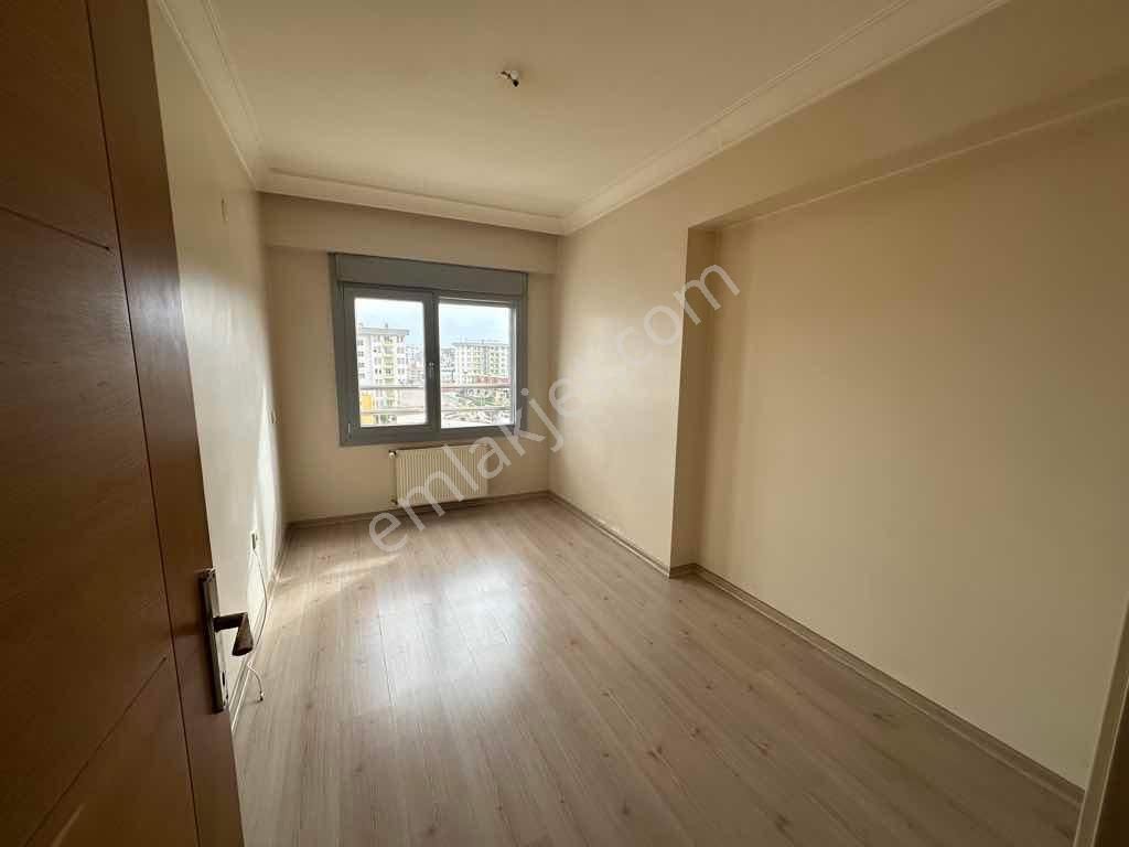 İzmir Karşıyaka Kiralık 3+1 Daire - Görsel 7