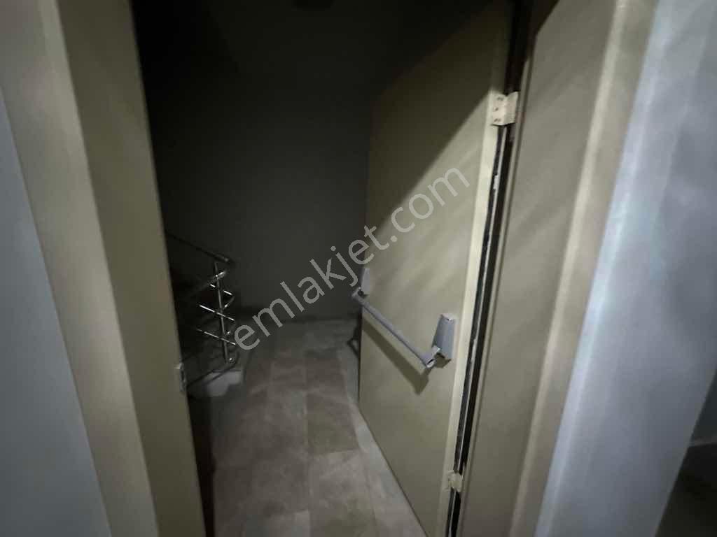 İzmir Karşıyaka Kiralık 3+1 Daire - Görsel 29