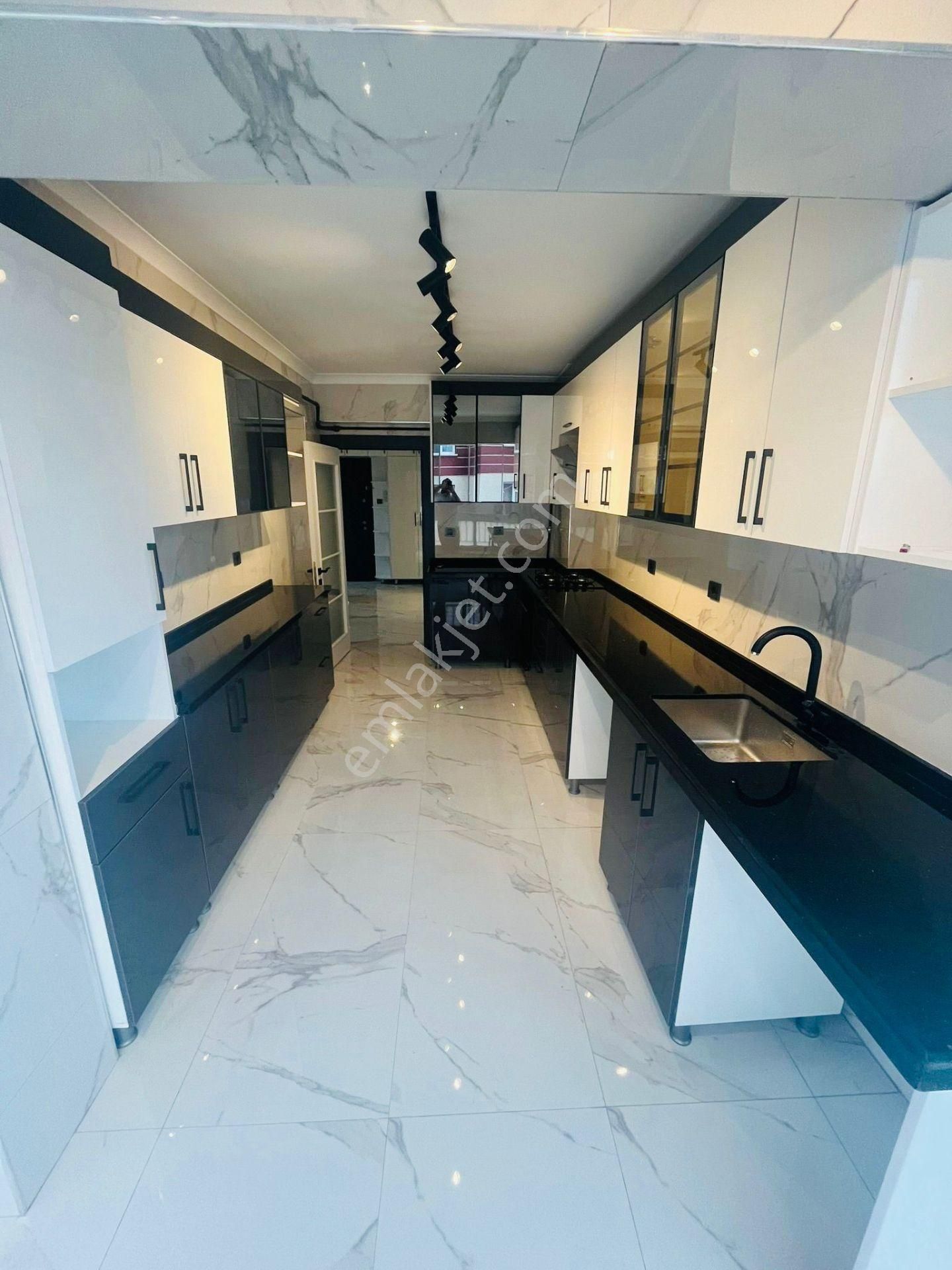 Ataparak Mahallesinde Katta Yapılı 3+1 - Görsel 13