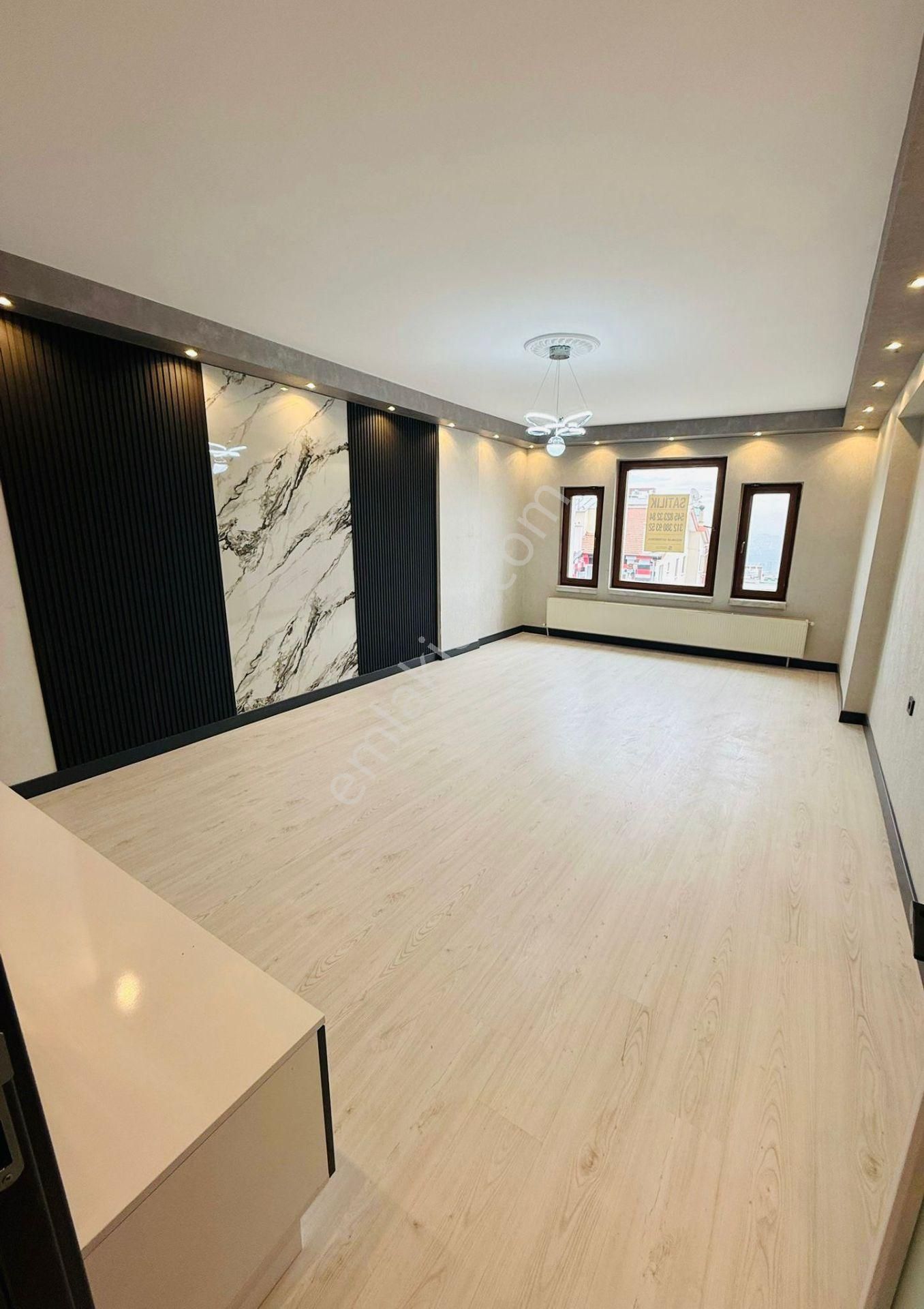 Ataparak Mahallesinde Katta Yapılı 3+1