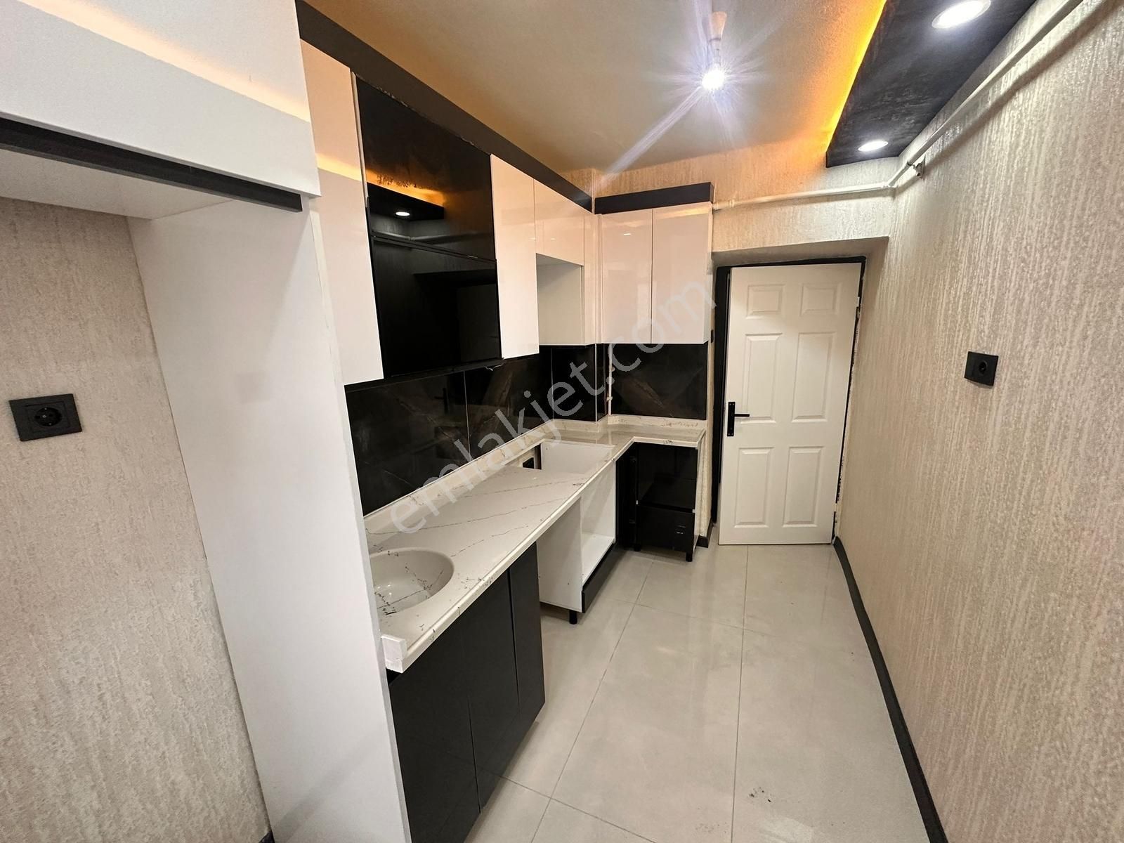 Altın Anahtardan Çiçekli Mh. Yunus Emre Cd Yakını Orta Kat Lüx - Görsel 19