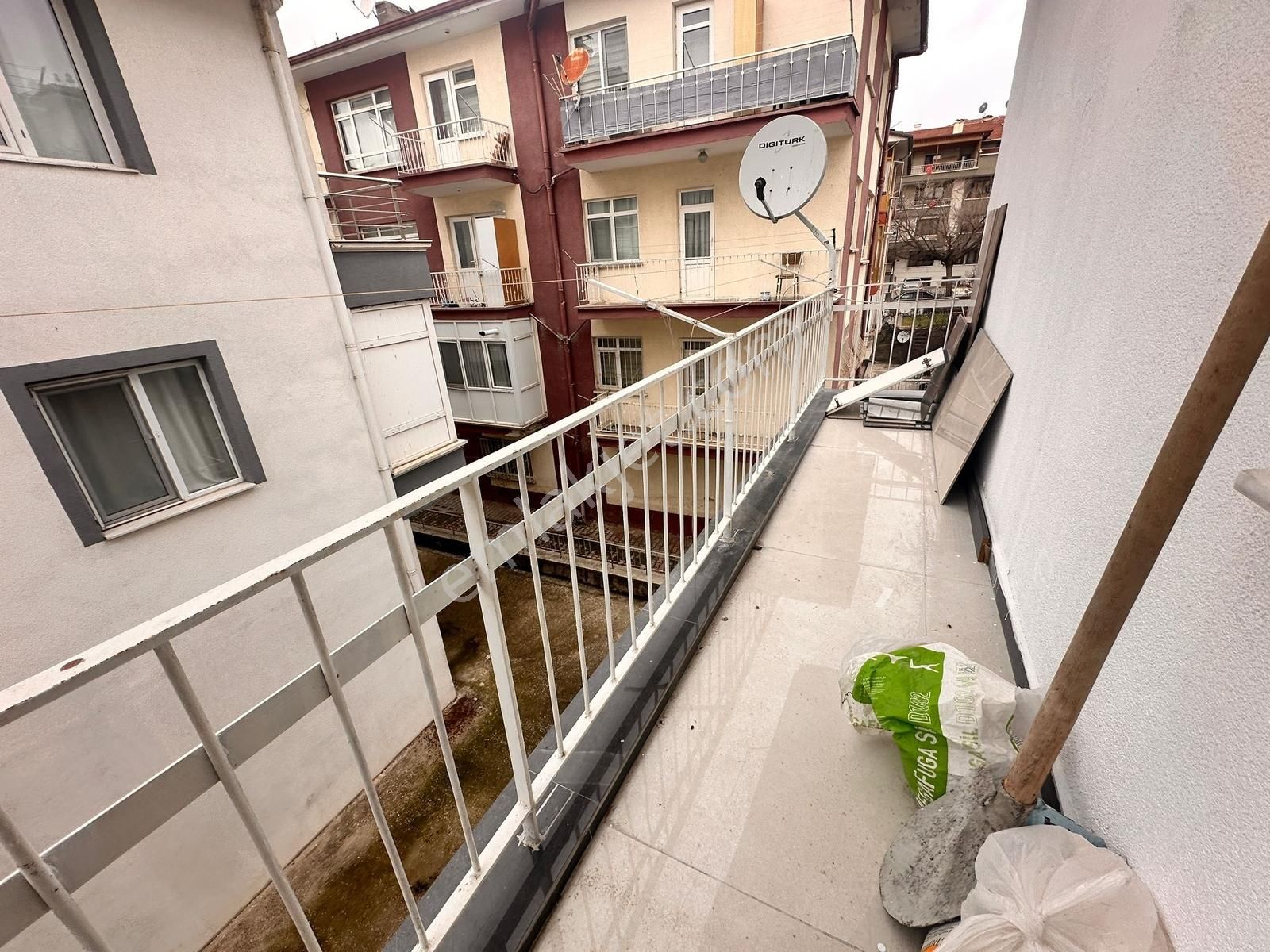 Altın Anahtardan Çiçekli Mh. Yunus Emre Cd Yakını Orta Kat Lüx - Görsel 22