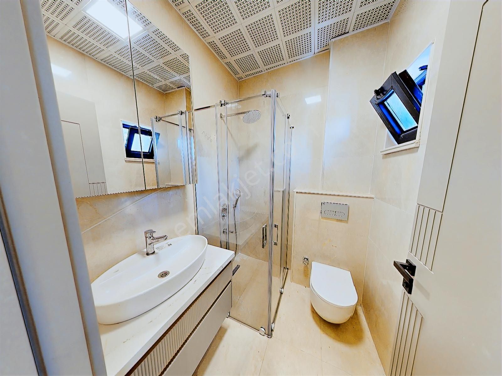 Aydoğmuş Mahallesinde Saunalı, Havuzlu, 4+1 Müstakil Lüks Villa - Görsel 10