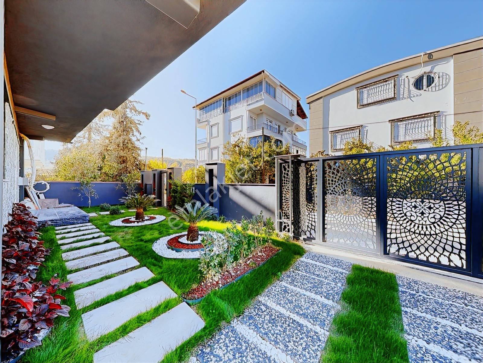 Aydoğmuş Mahallesinde Saunalı, Havuzlu, 4+1 Müstakil Lüks Villa - Görsel 32