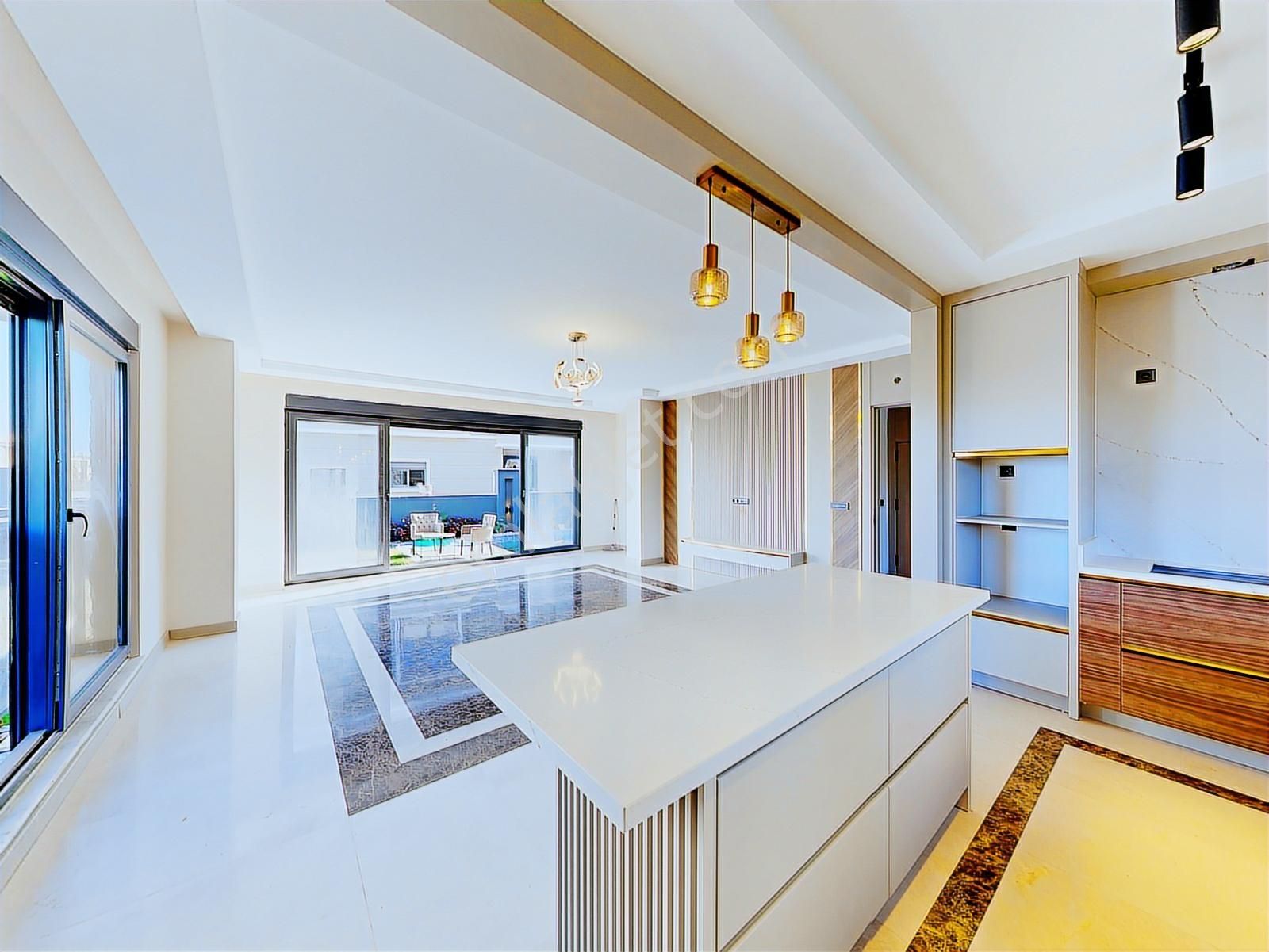 Aydoğmuş Mahallesinde Saunalı, Havuzlu, 4+1 Müstakil Lüks Villa - Görsel 23