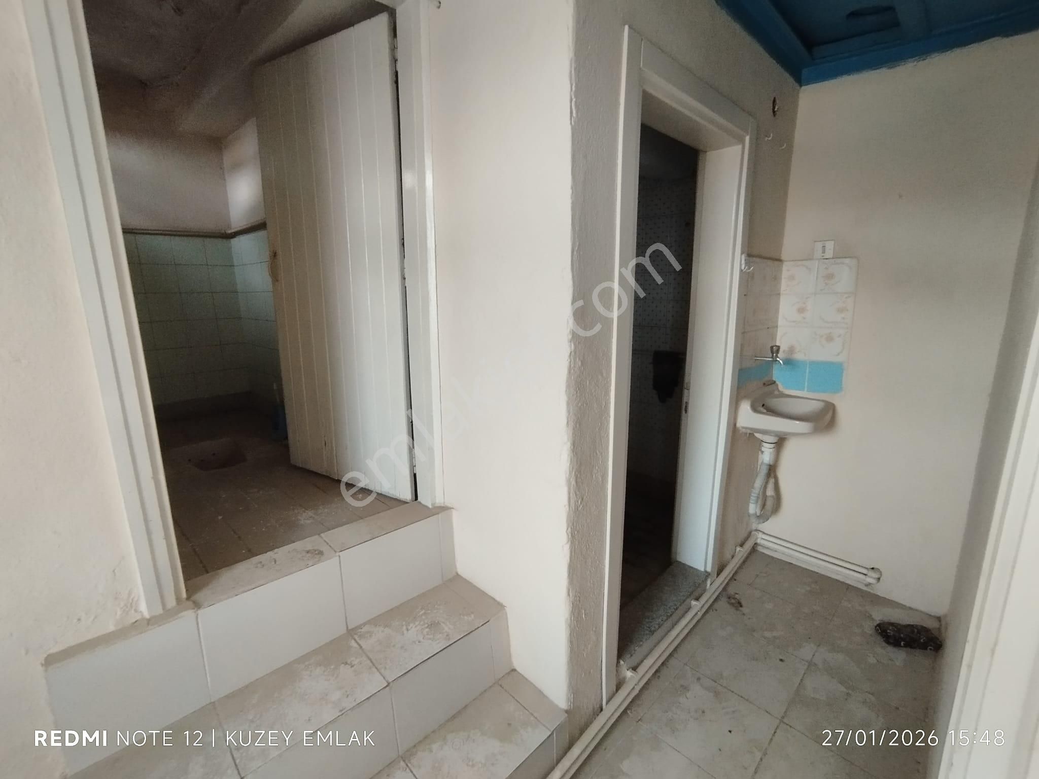 Kuzey Emlaktan Sarı Hoca Aşevi Civarı Satılık 3 Katlı Müstakil Daire