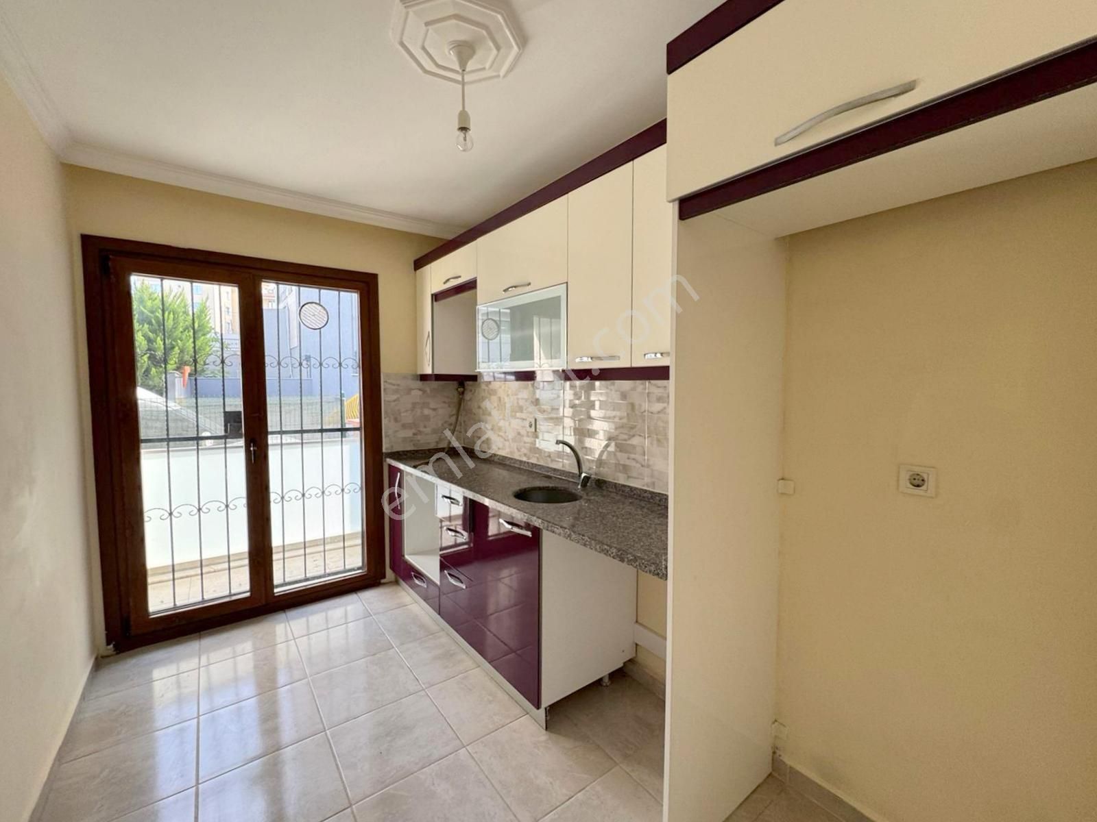 Mertcan'dan Velibaba Mahallesi Caddeye 1dk İskanlı 2+1 Daire - Görsel 5