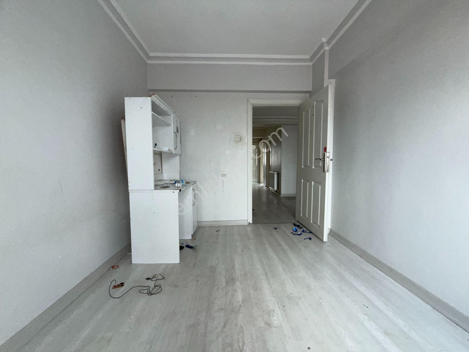 Ufuk Kılıç Emlak'tan Uygun Fiyatlı Cadde Üzeri 3+1 Orta Kat Güney Daire - Görsel 18