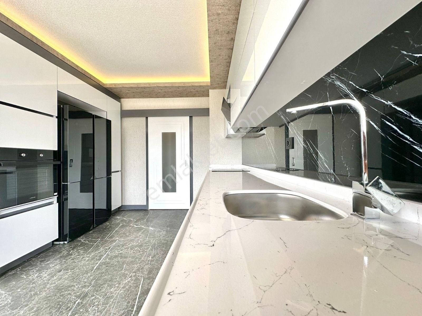 Kalecik Emlak'tan K.otoparklı Sitede 4+1 Ara Kat Güney Cephe Daire - Görsel 4