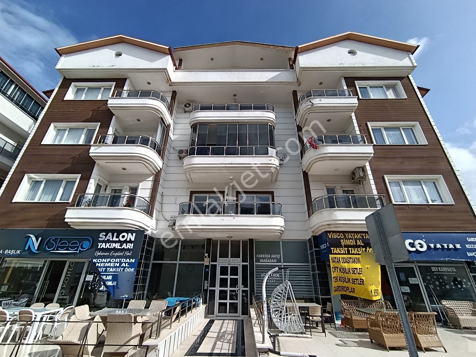 Didim Merkezde, Atatürk Bulvarı Üzerinde, Satılık 1+1 Daire