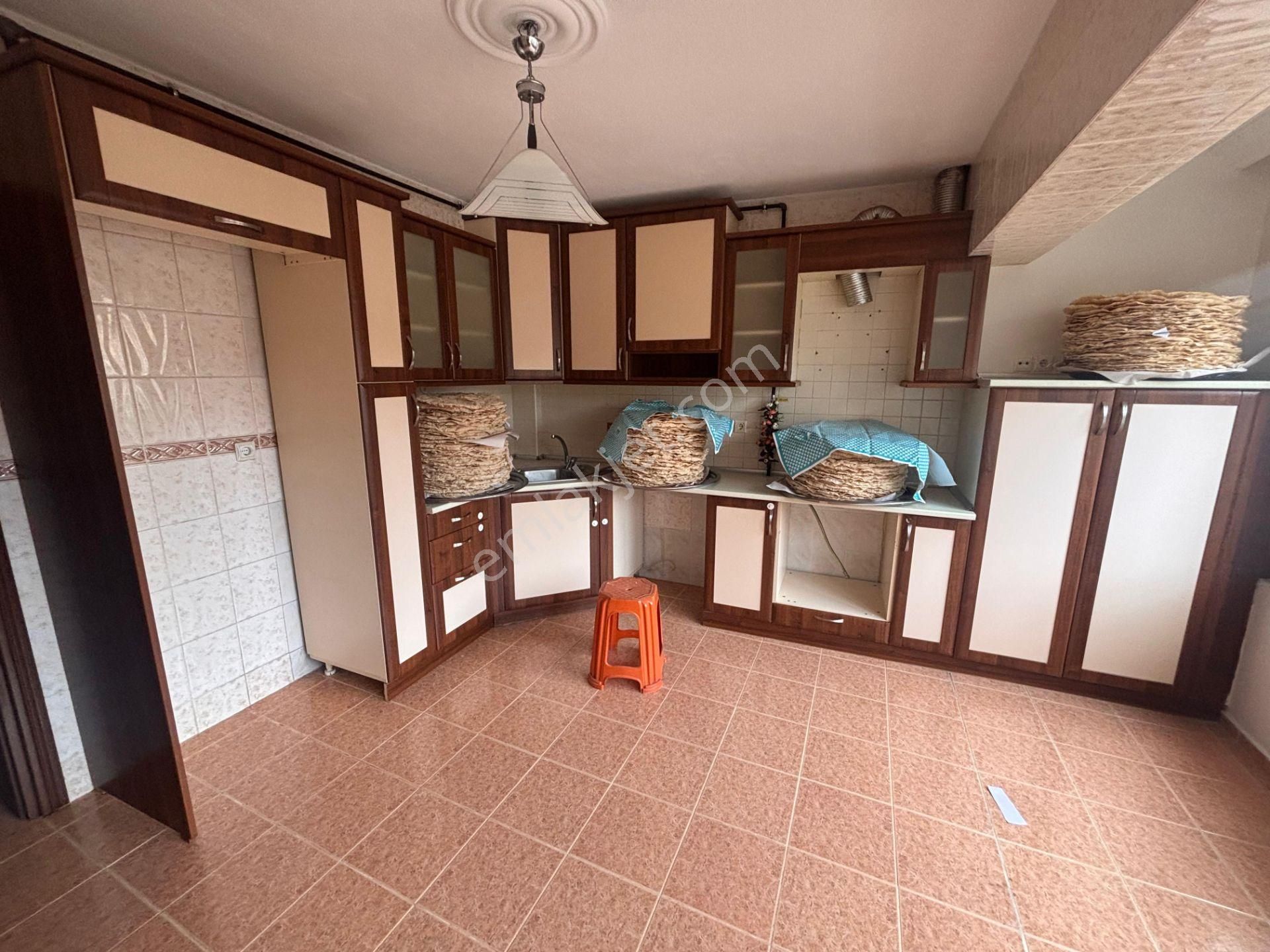 Ortak Emlaktan Zafer Mahallesinde Doğalgazlı Kiralık 3+1 Daire - Görsel 11