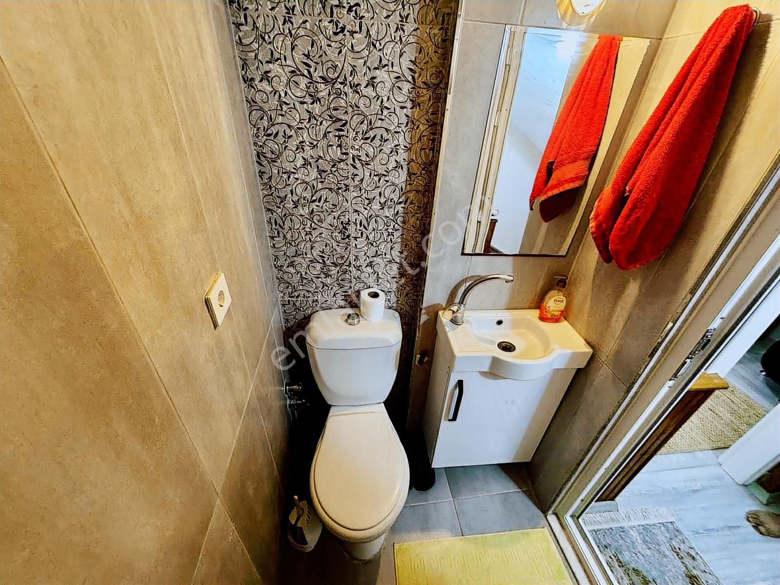 Son Fırsat Mükemmel Konum Geniş Bahçeli Otoparklı Tripleks 3+1 - Görsel 4