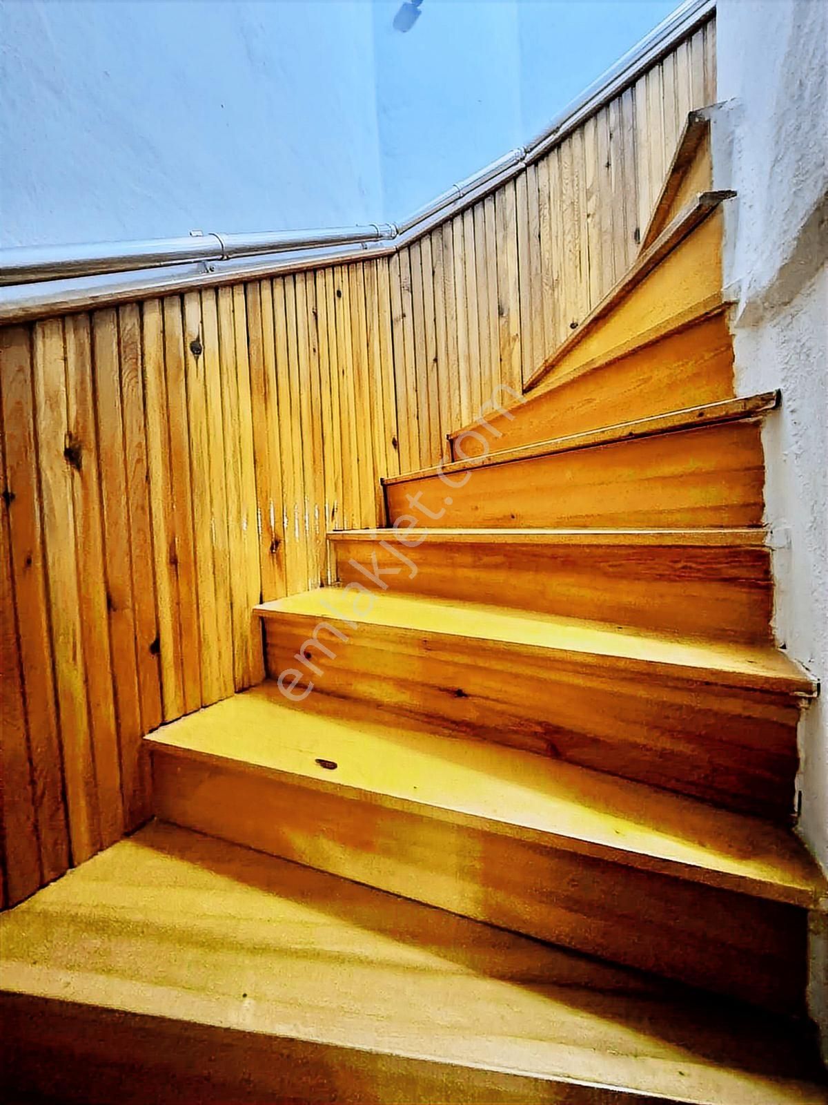 Son Fırsat Mükemmel Konum Geniş Bahçeli Otoparklı Tripleks 3+1 - Görsel 26