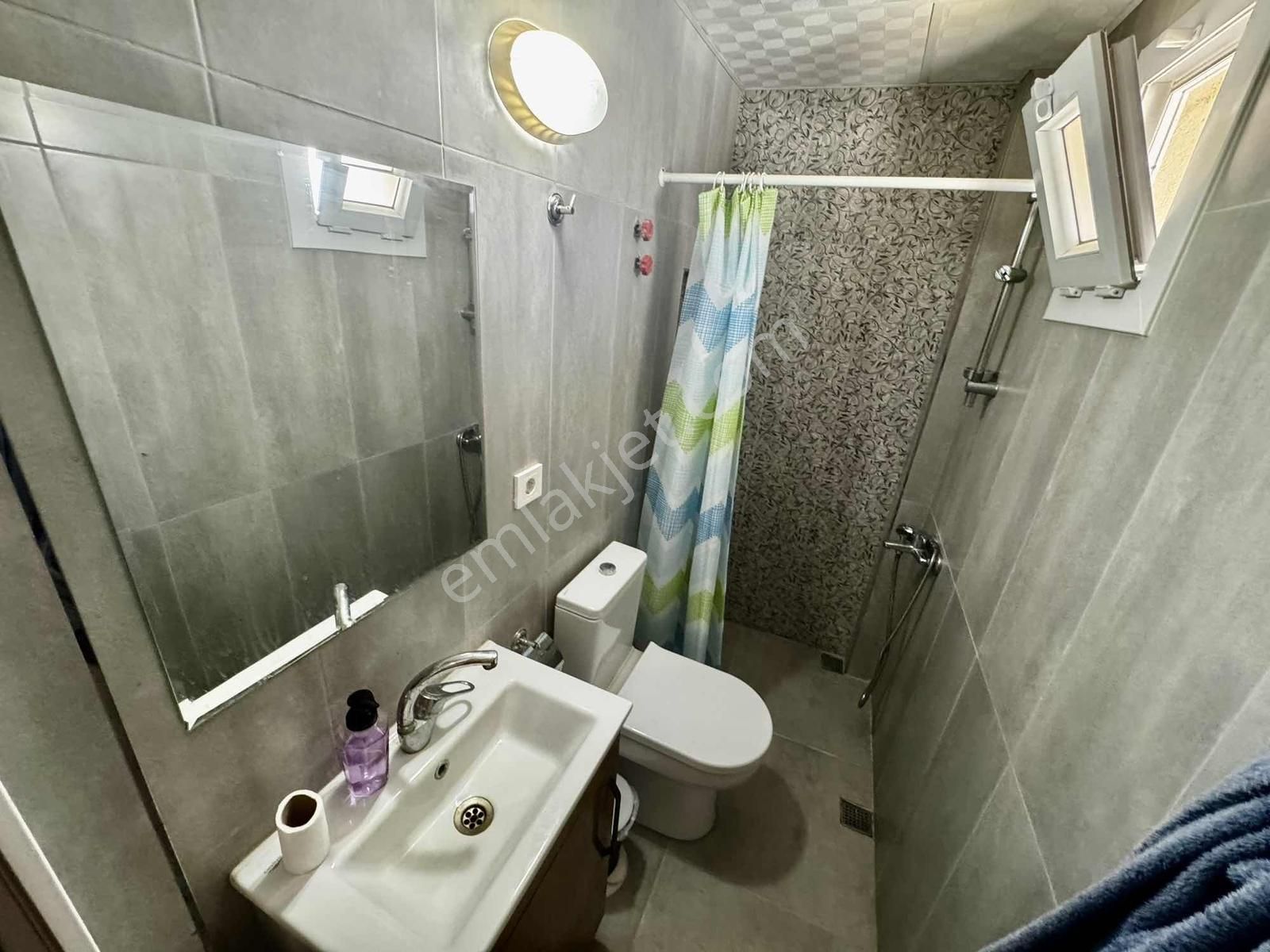 Son Fırsat Mükemmel Konum Geniş Bahçeli Otoparklı Tripleks 3+1 - Görsel 2