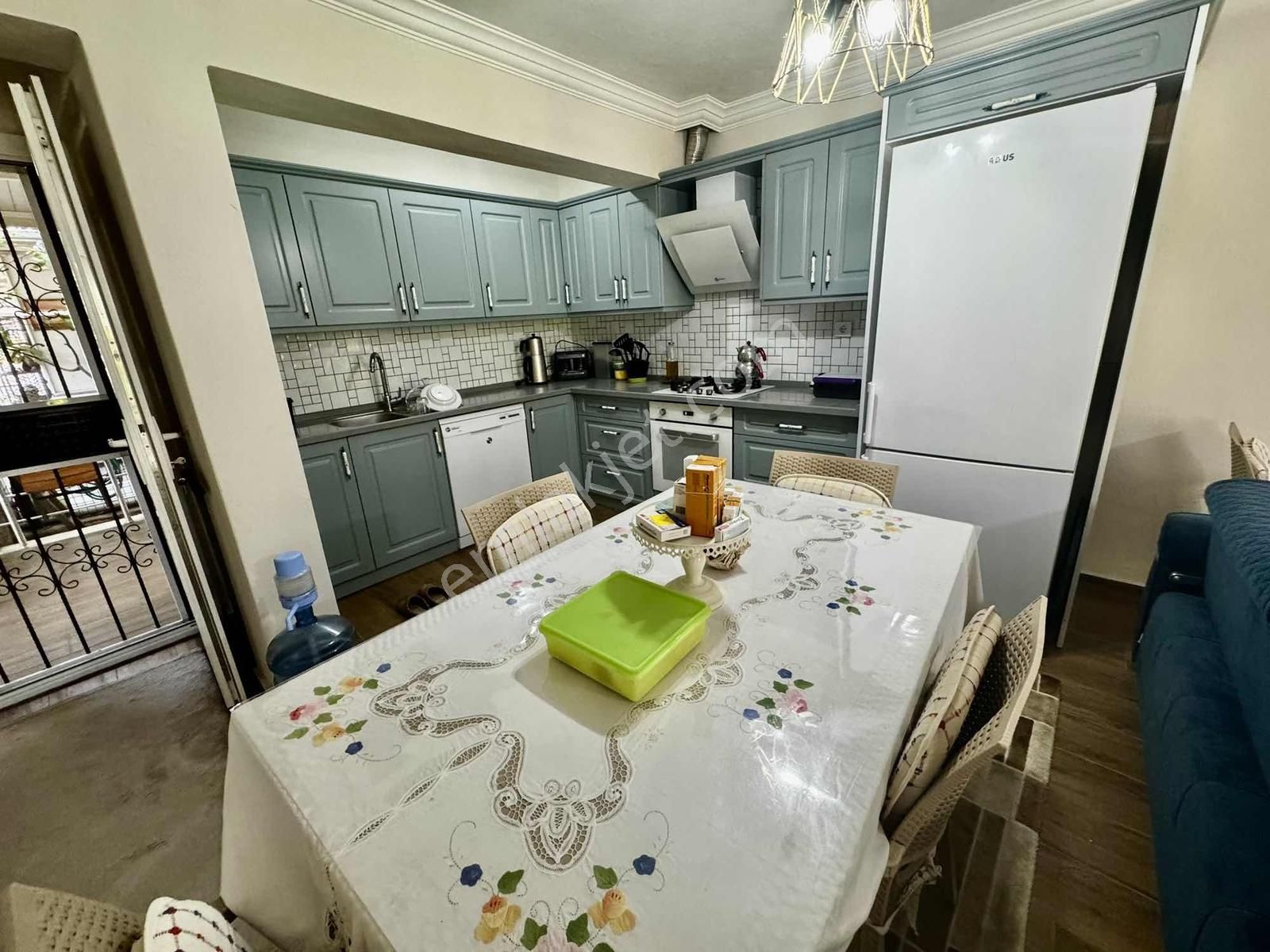 Son Fırsat Mükemmel Konum Geniş Bahçeli Otoparklı Tripleks 3+1 - Görsel 7