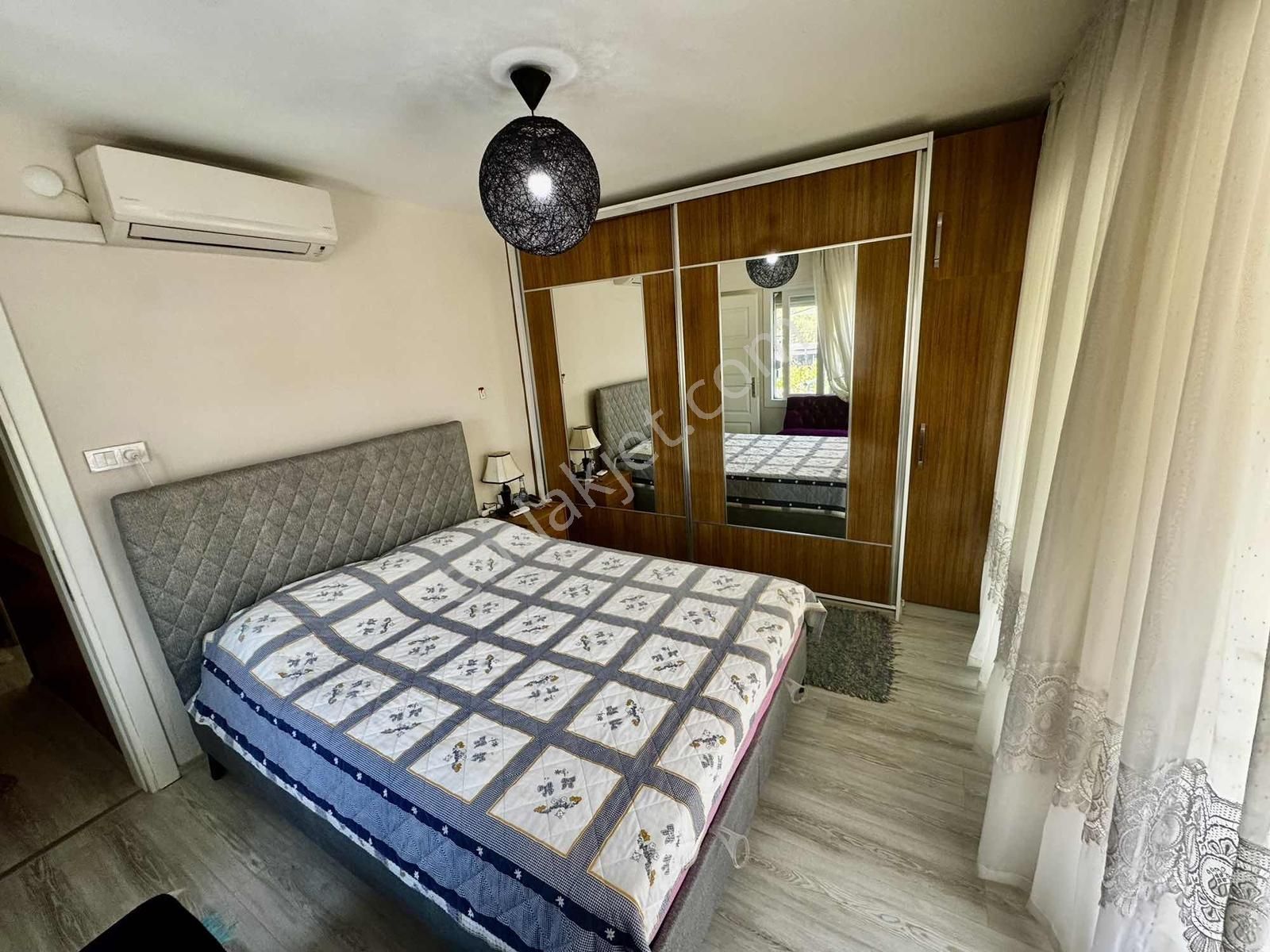 Son Fırsat Mükemmel Konum Geniş Bahçeli Otoparklı Tripleks 3+1 - Görsel 18