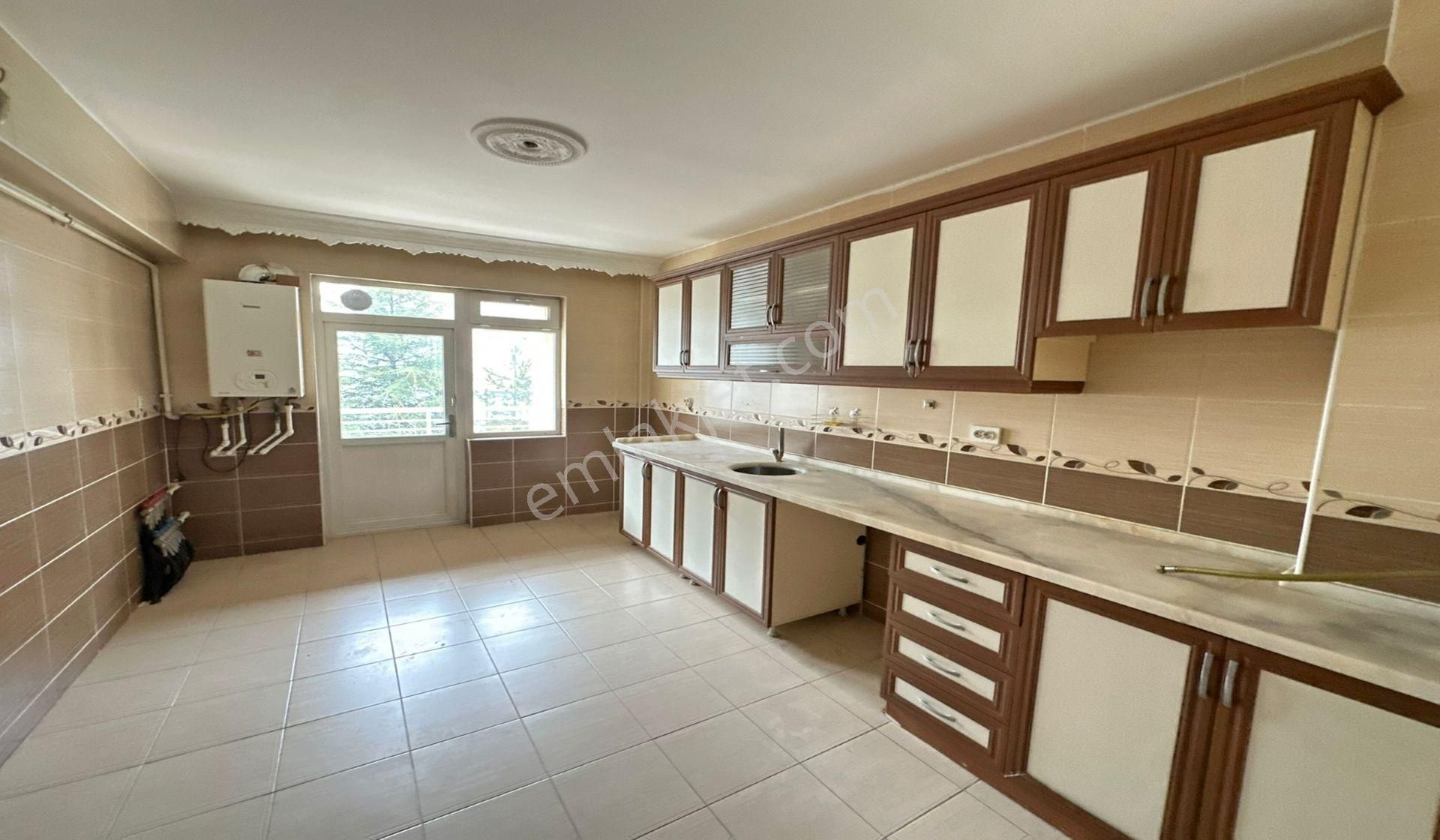 Atapark Cadde Kenarı Bölgenin En Geniş Dairesi Bu İmkan Kaçmaz - Görsel 4