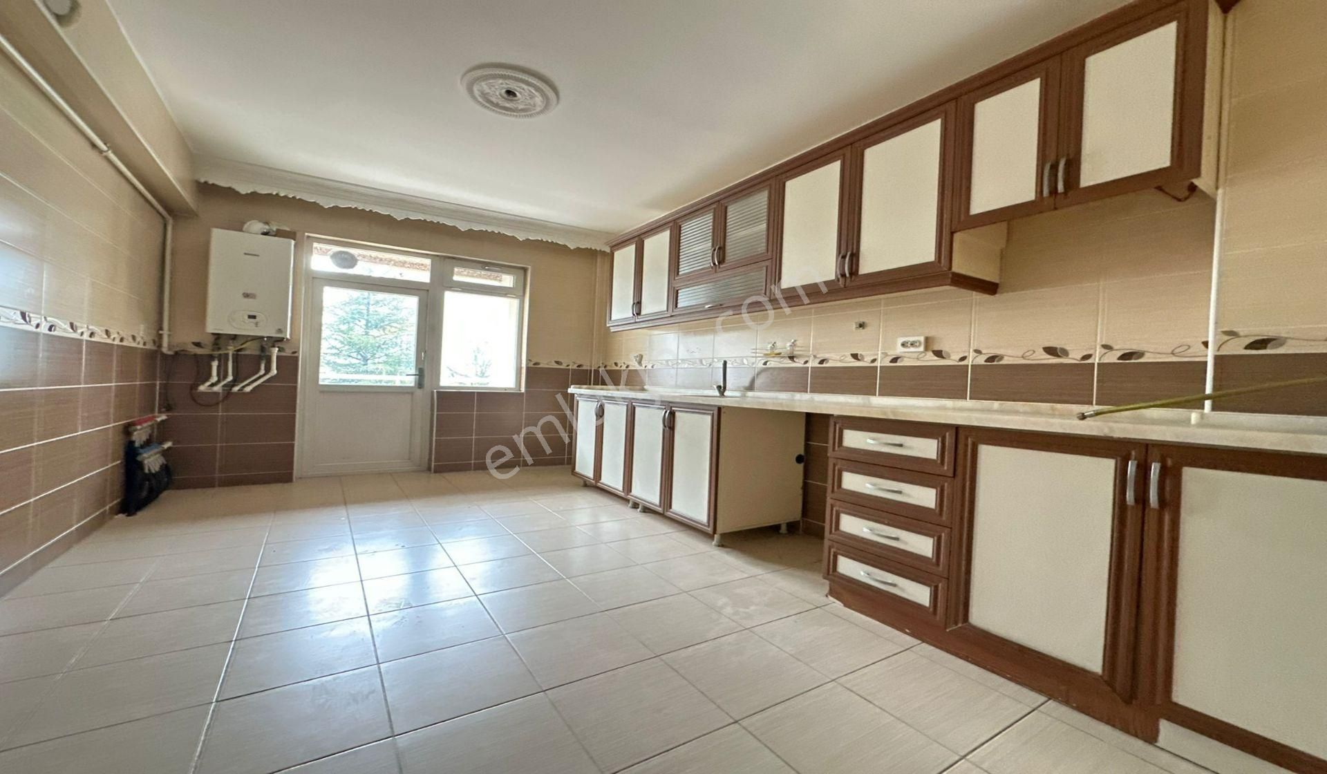 Atapark Cadde Kenarı Bölgenin En Geniş Dairesi Bu İmkan Kaçmaz - Görsel 5