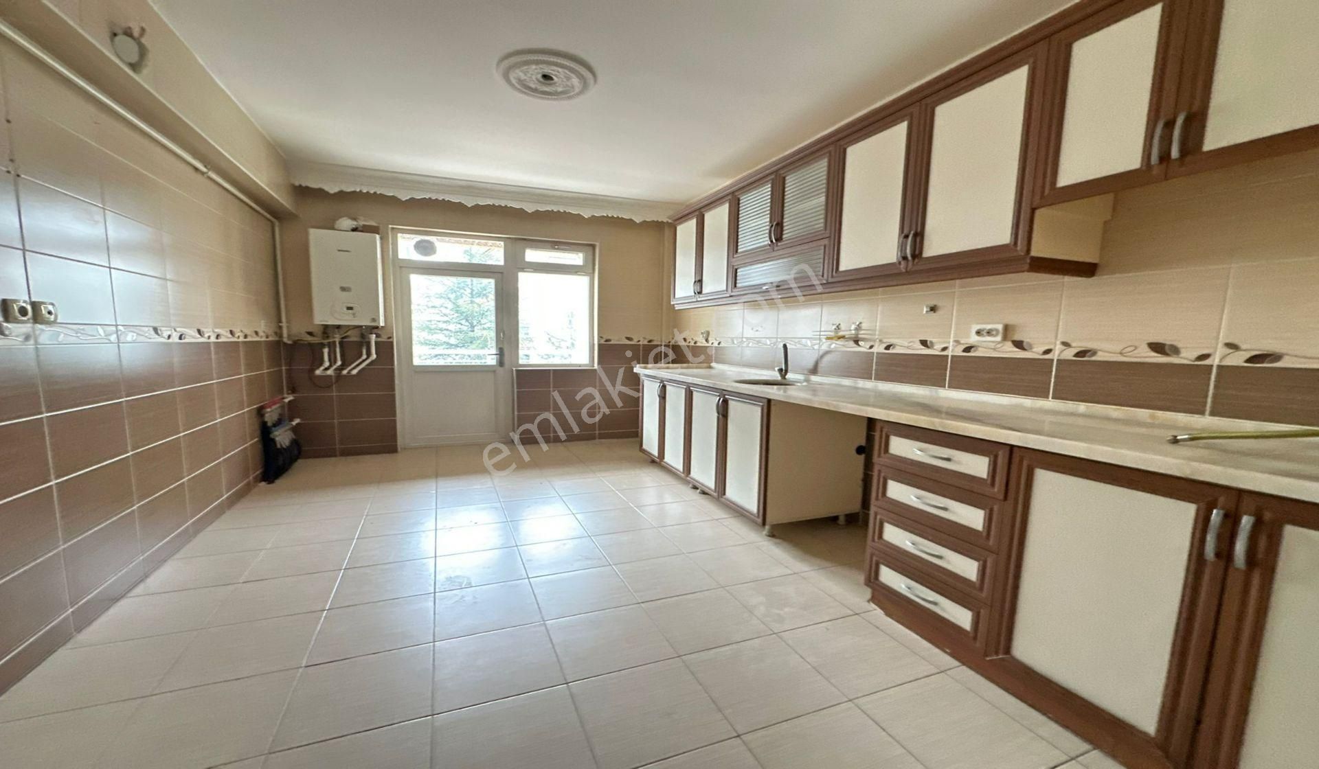 Atapark Cadde Kenarı Bölgenin En Geniş Dairesi Bu İmkan Kaçmaz - Görsel 3