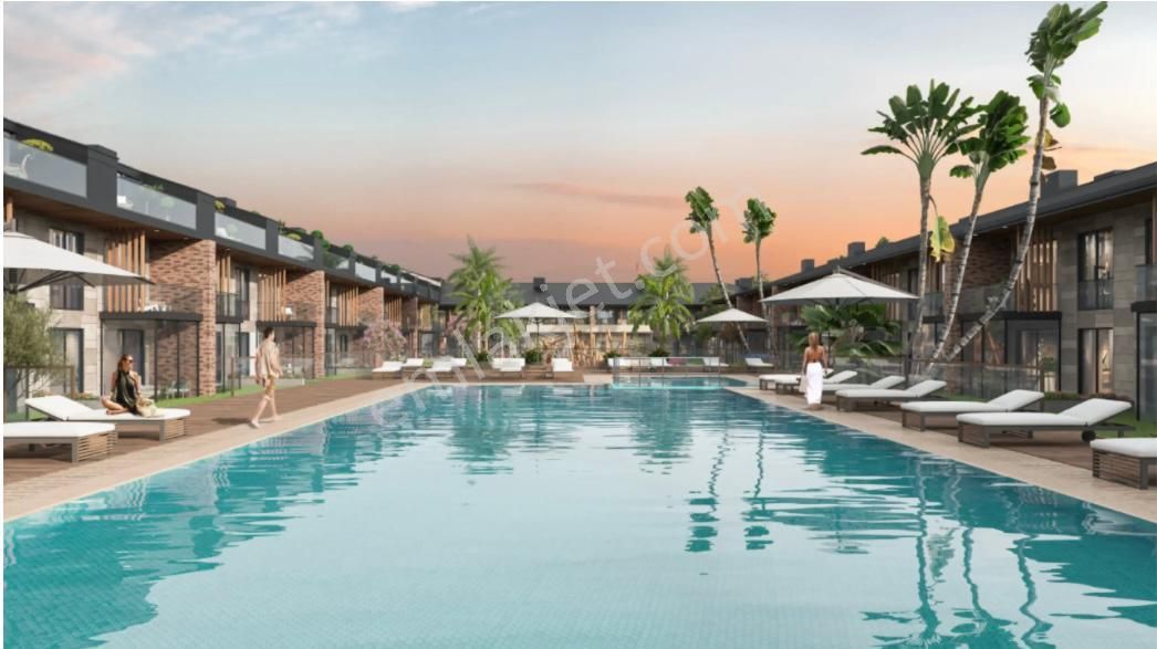 Antalya Döşemealtı Suncity 'de 1+1 Bahçe Katı Havuz Manzaralı Satılık Daire - Görsel 3