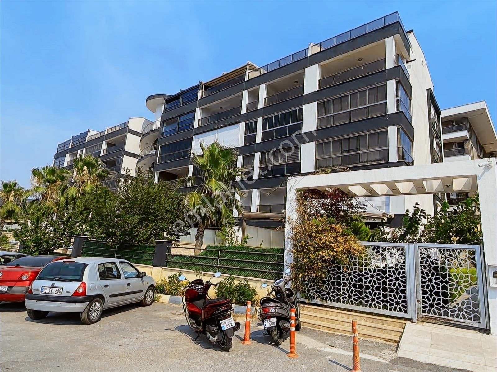 Kuşadası Merkezde Özel Havuzlu Fuul Deniz Manzaralı Ters Dubleks - Görsel 28