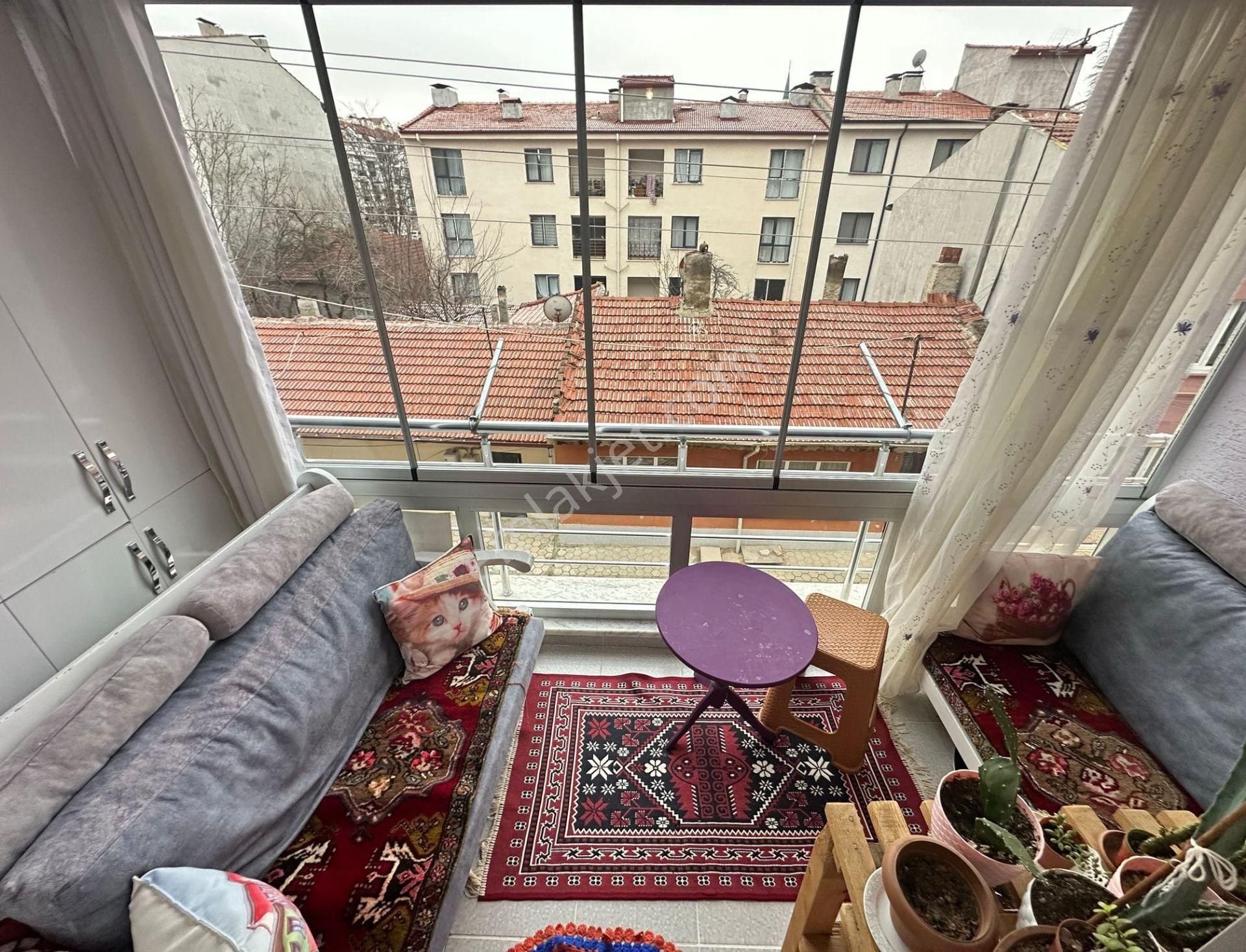 Akademi'den Çamlıca'da Ara Kat Ebeveyn Banyolu 2+1 Satılık Daire - Görsel 12