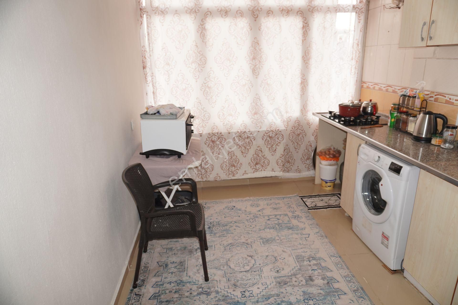 Asarlık Kiralık Eşyasız2+1 Doğalgaz Kombili+balkonlu Çiğliserkan