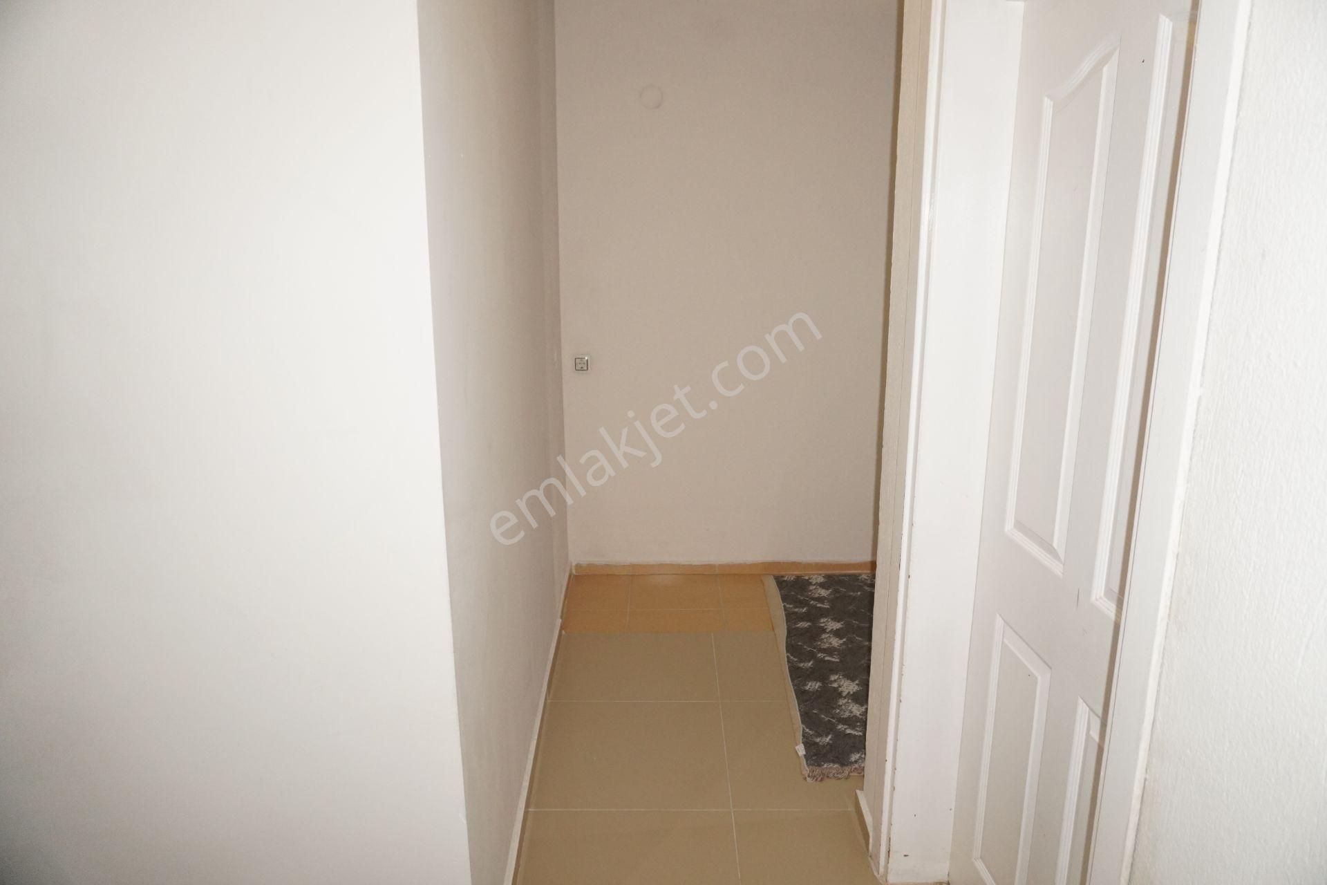 Asarlık Kiralık Eşyasız2+1 Doğalgaz Kombili+balkonlu Çiğliserkan - Görsel 31