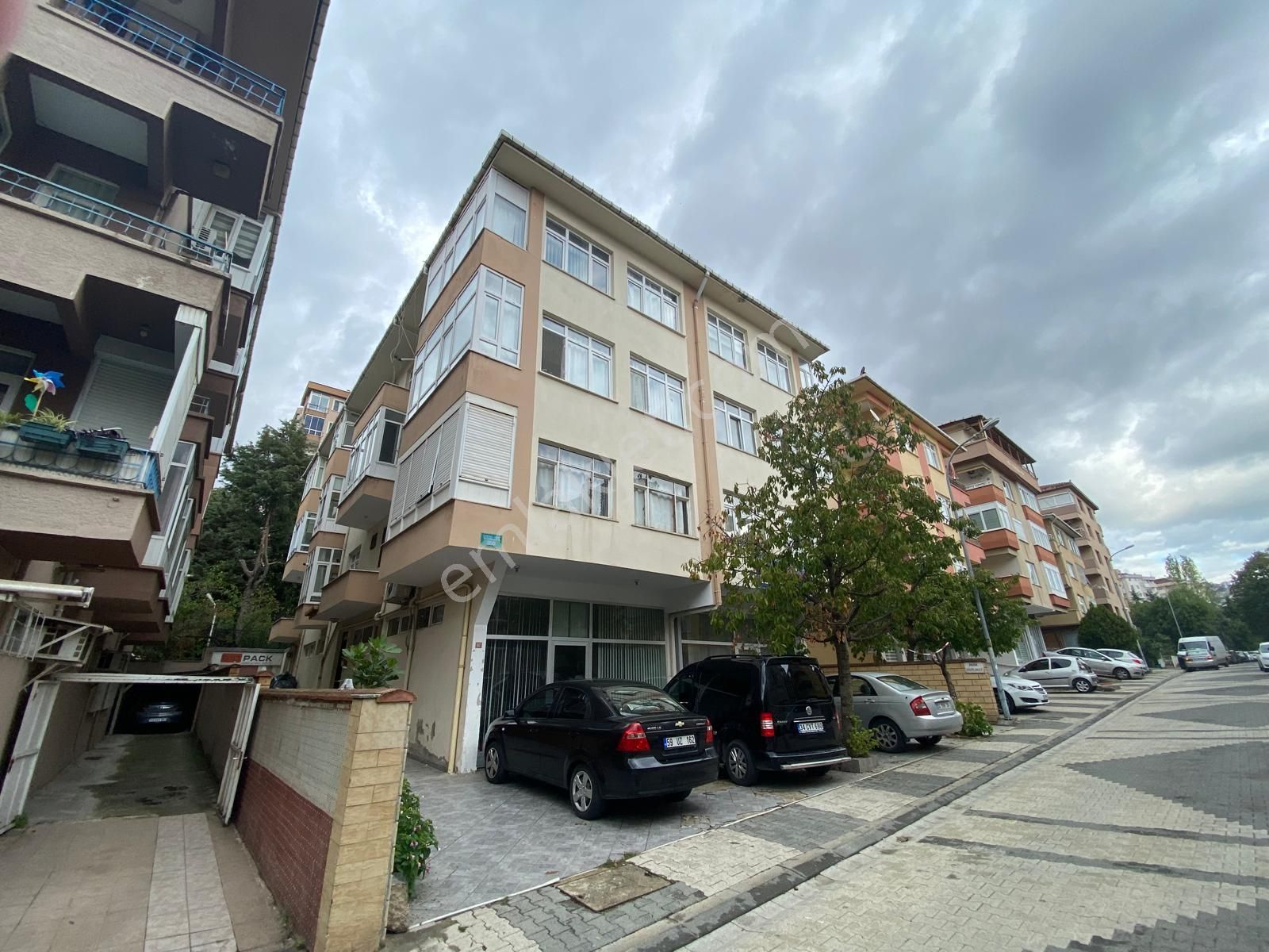 ▃artemin▃altayçeşme'de Minibüse Yakın Balkonlu 75m² 1.kat 2+1 ! - Görsel 2