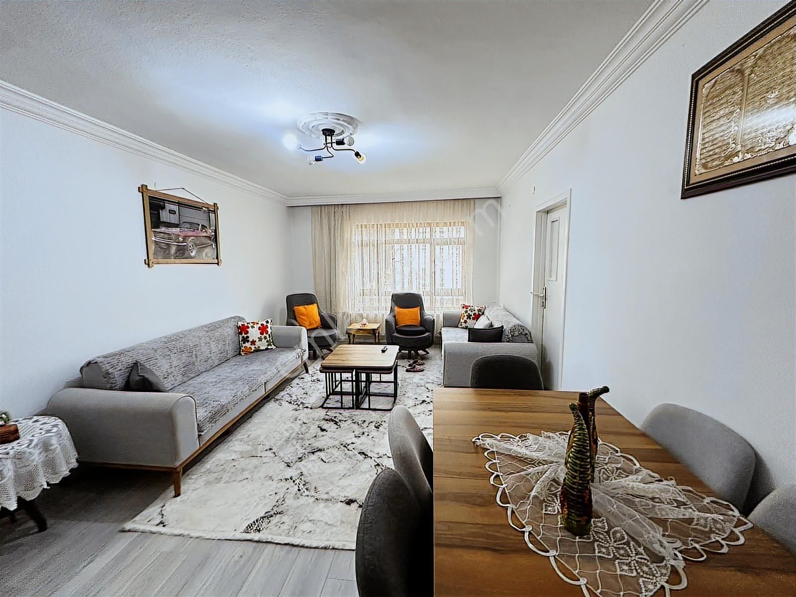 Altın Anahtardan Yunus Emre Cd.yakını Katta Ön Cephe - Görsel 18