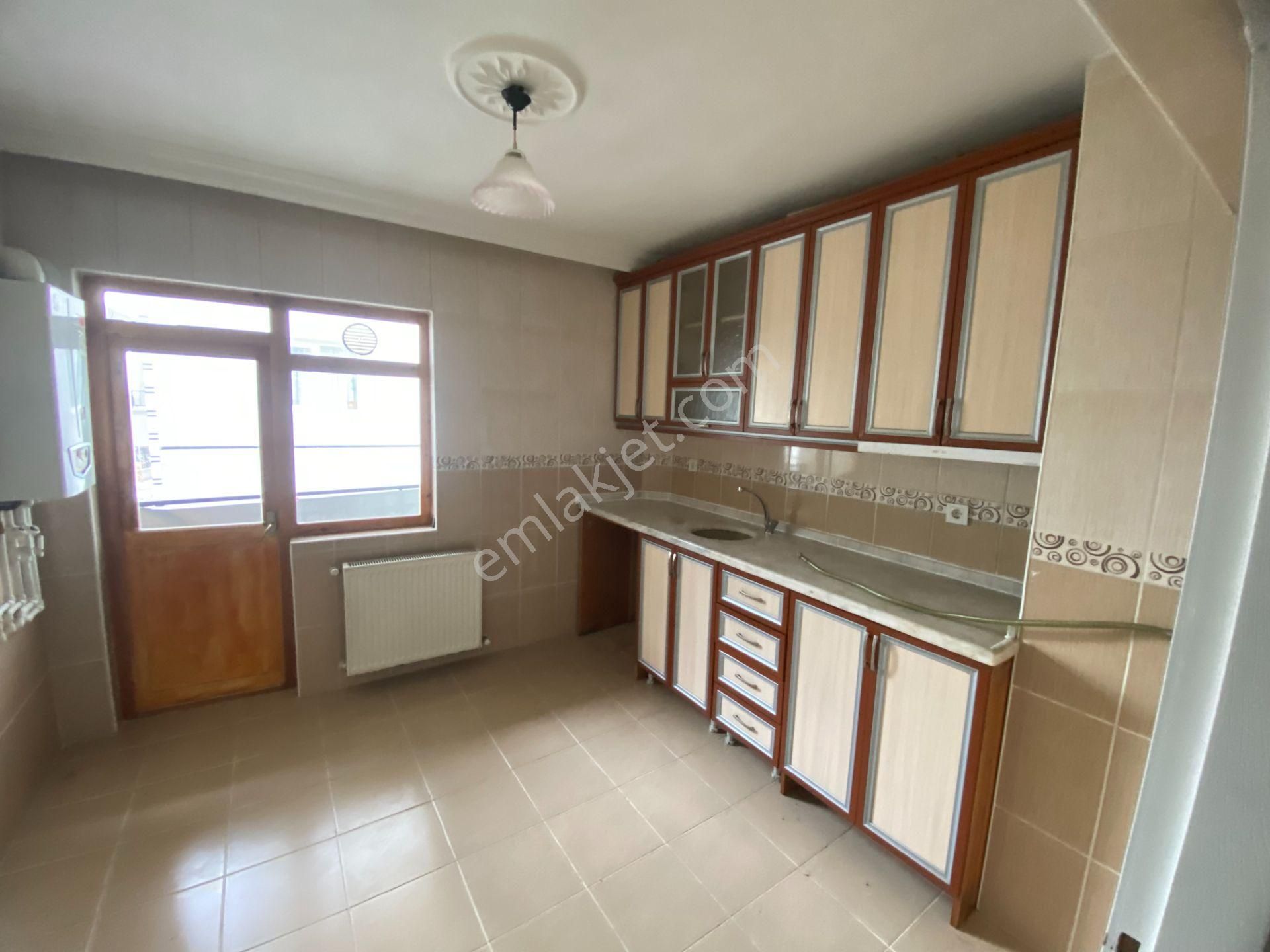 Elvan Mah. Kiralık 3.kat 135 M2 Kiralık 3+1 Daire - Görsel 16