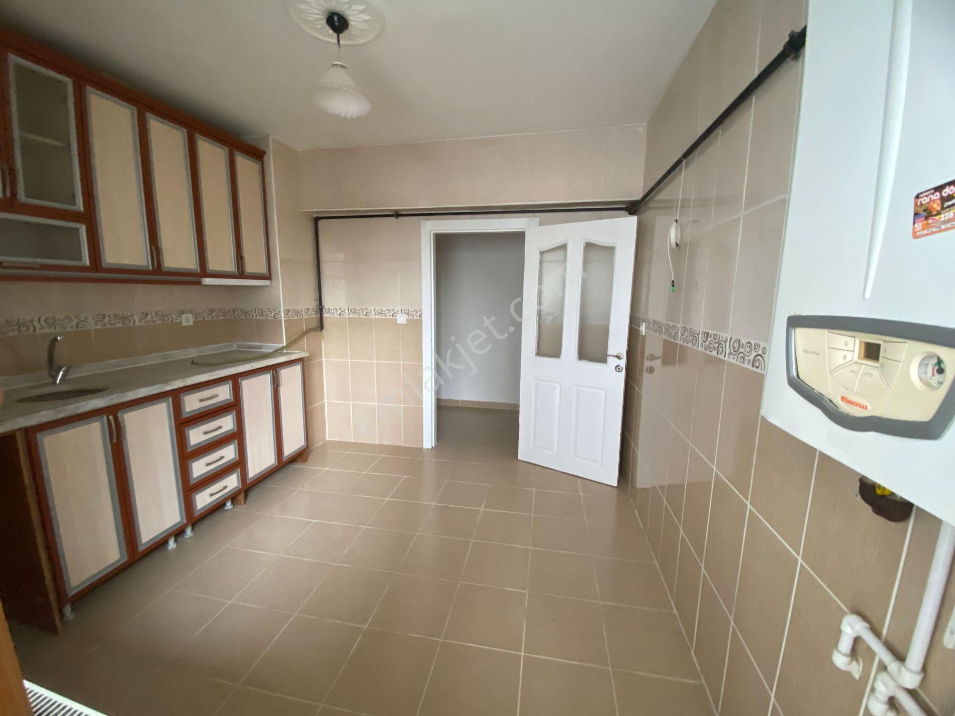 Elvan Mah. Kiralık 3.kat 135 M2 Kiralık 3+1 Daire - Görsel 13