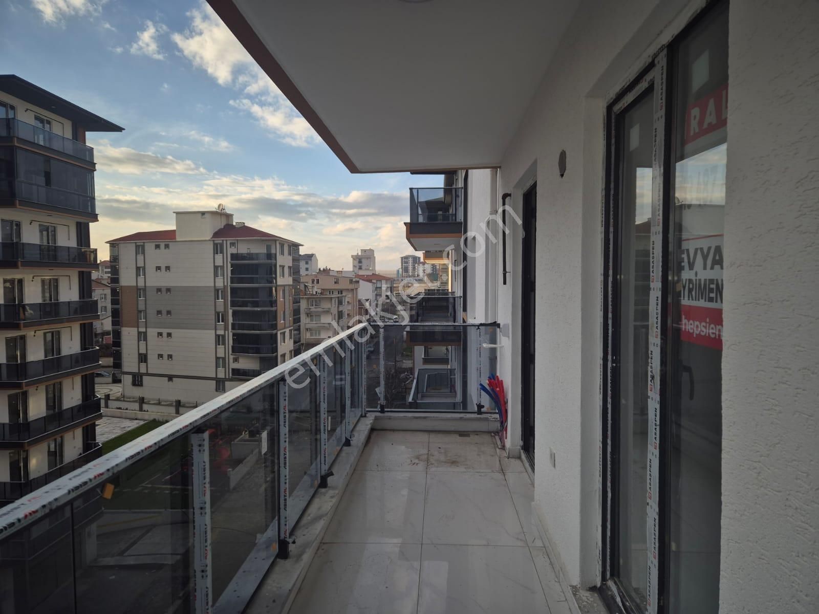 Şeyhsinan Mah.havuzlu Site İçinde Kiralık Sıfır 3+1 Daire - Görsel 9