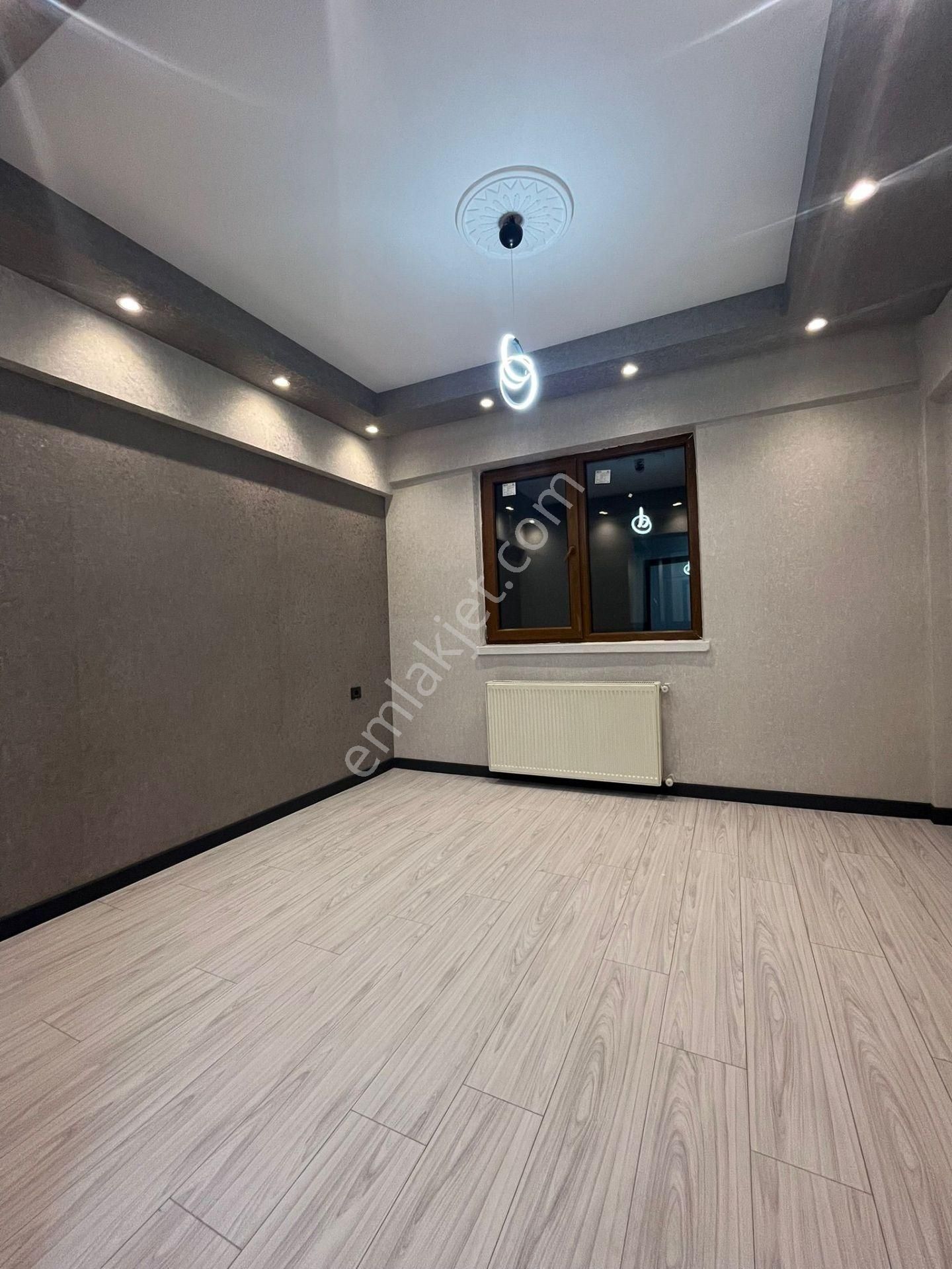 Atapark Yakını Katta Yapılı Geniş M2 4+1 - Görsel 12