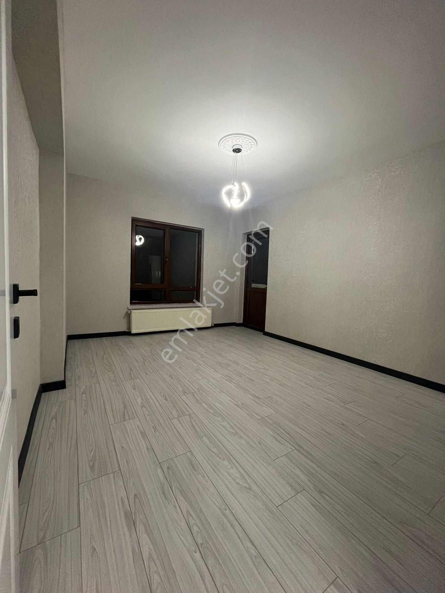 Atapark Yakını Katta Yapılı Geniş M2 4+1 - Görsel 10