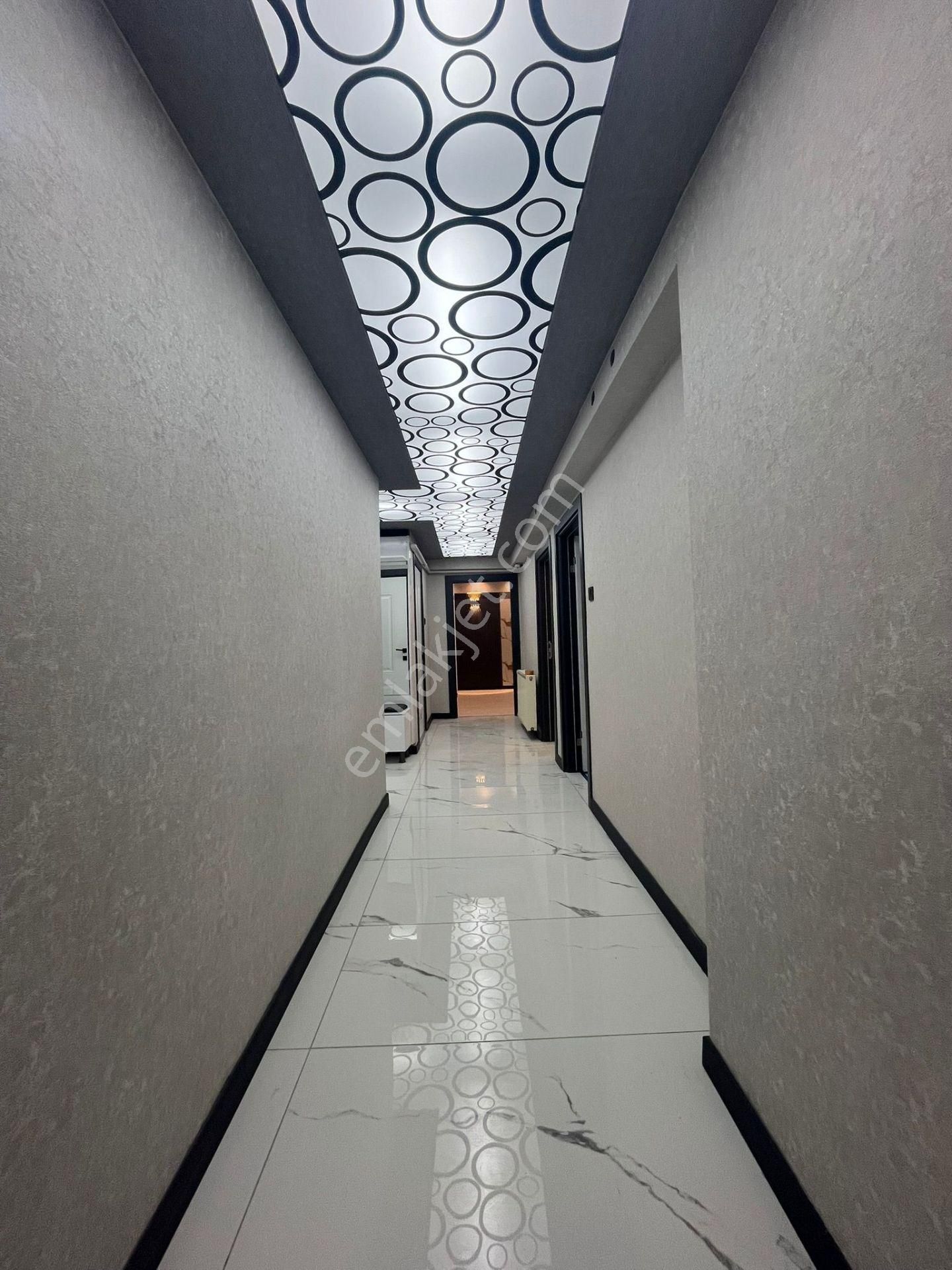 Atapark Yakını Katta Yapılı Geniş M2 4+1 - Görsel 15