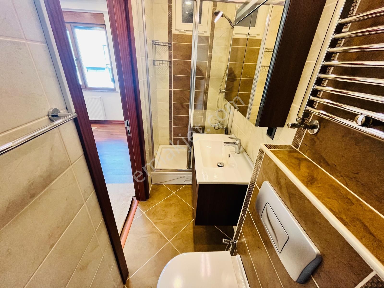 Göztepe Sahilde Geniş 2+1 Park Manzaralı Balkonlu Yeni Binada - Görsel 27