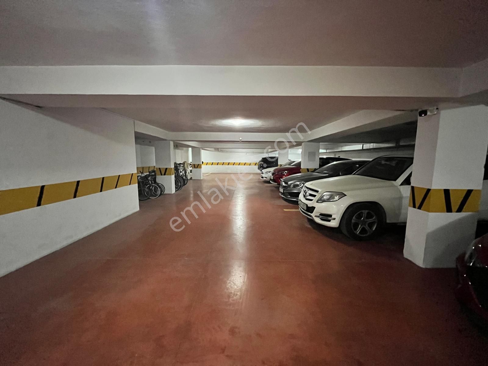 Göztepe Sahilde Geniş 2+1 Park Manzaralı Balkonlu Yeni Binada - Görsel 11