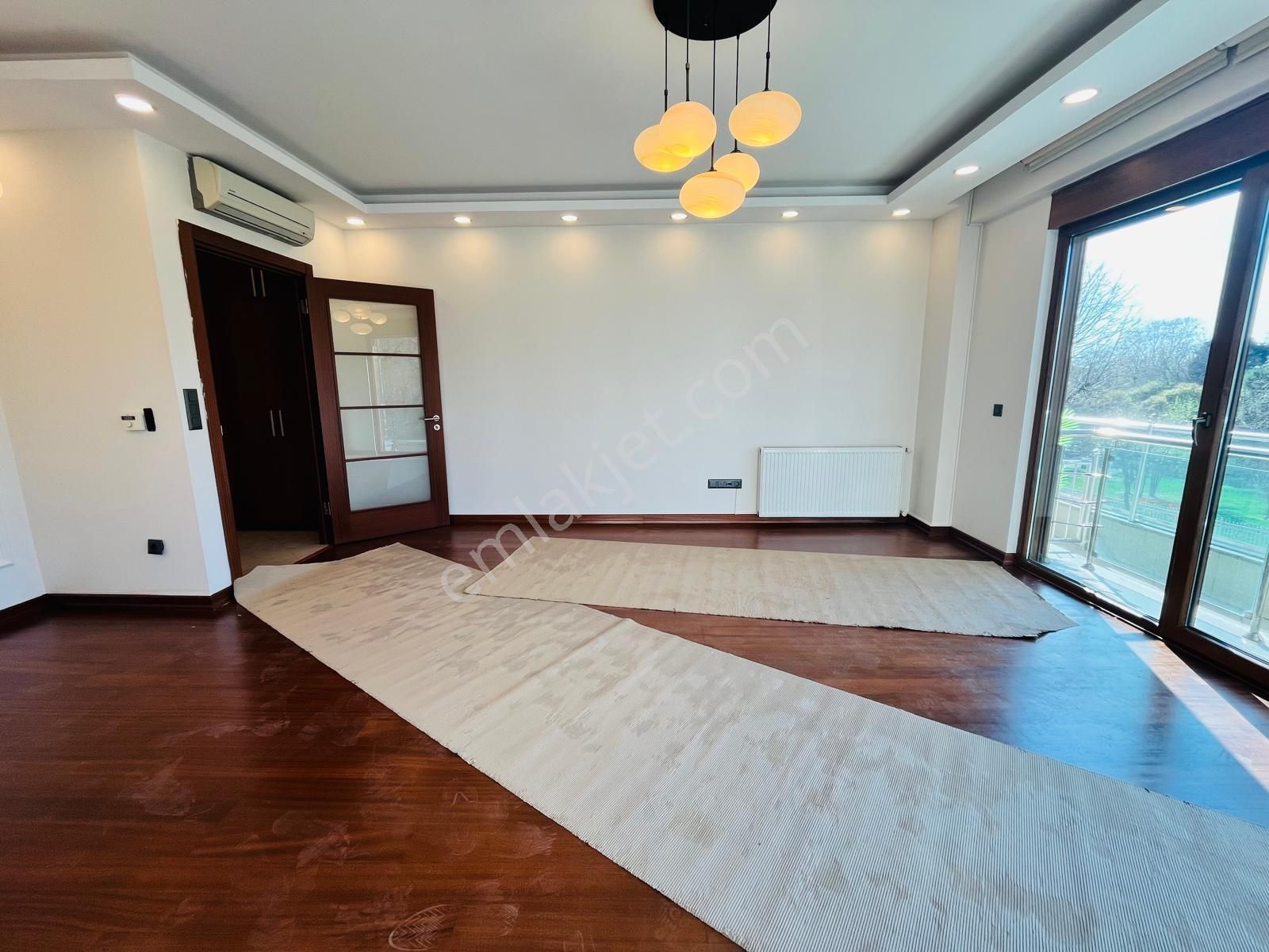 Göztepe Sahilde Geniş 2+1 Park Manzaralı Balkonlu Yeni Binada - Görsel 8