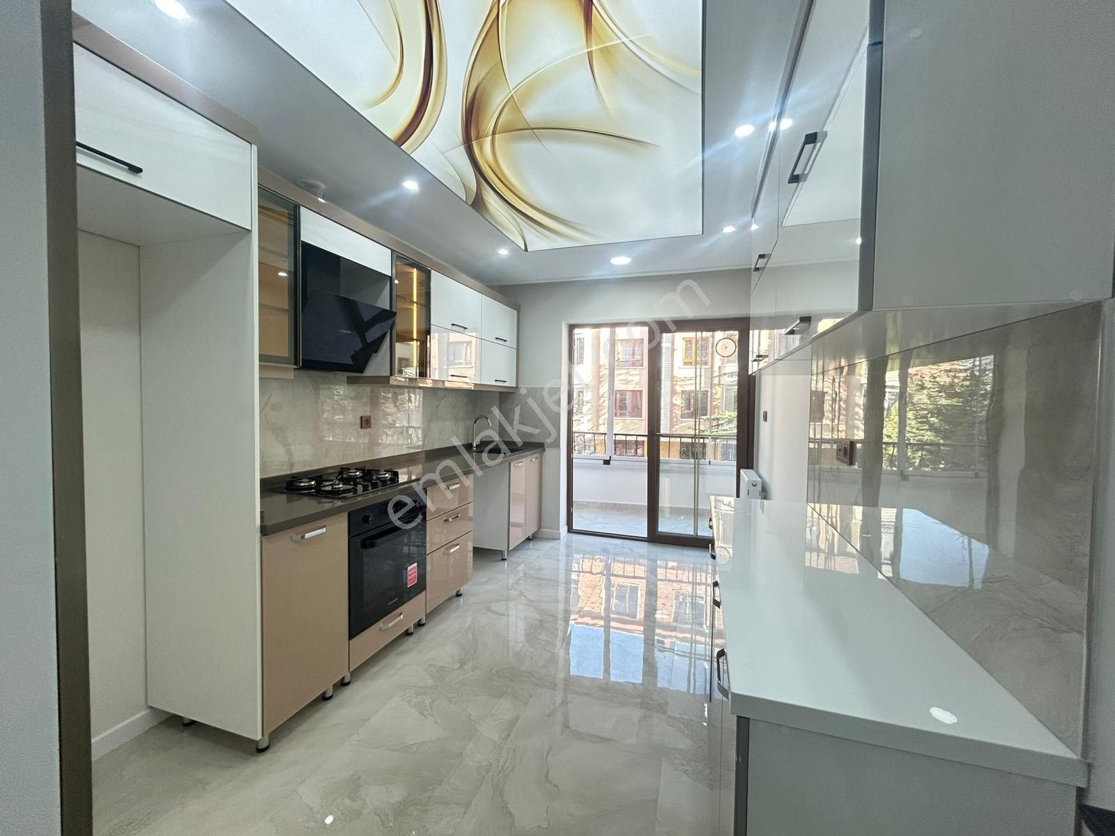 Taner'den Kabil Cad. Yanı 3+1 Arakat Ön Cephe Süper Lüks Çift Banyolu