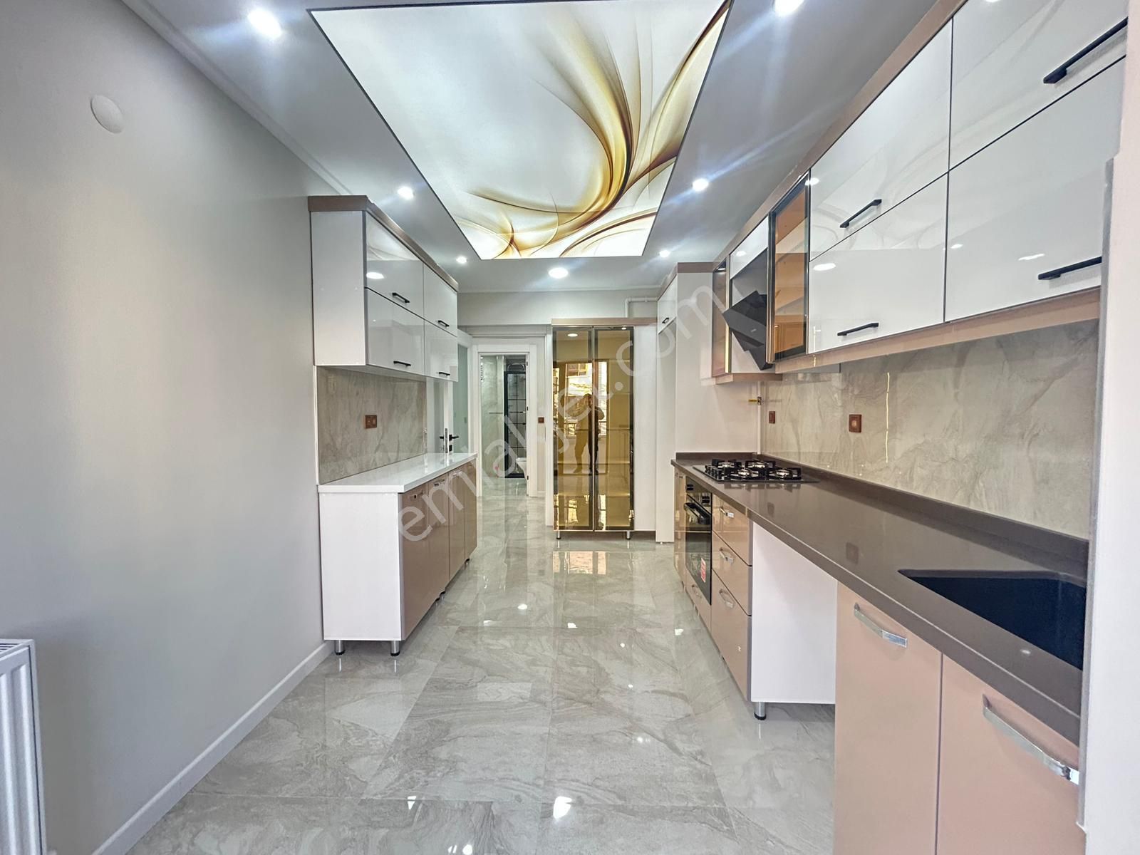 Taner'den Kabil Cad. Yanı 3+1 Arakat Ön Cephe Süper Lüks Çift Banyolu - Görsel 2