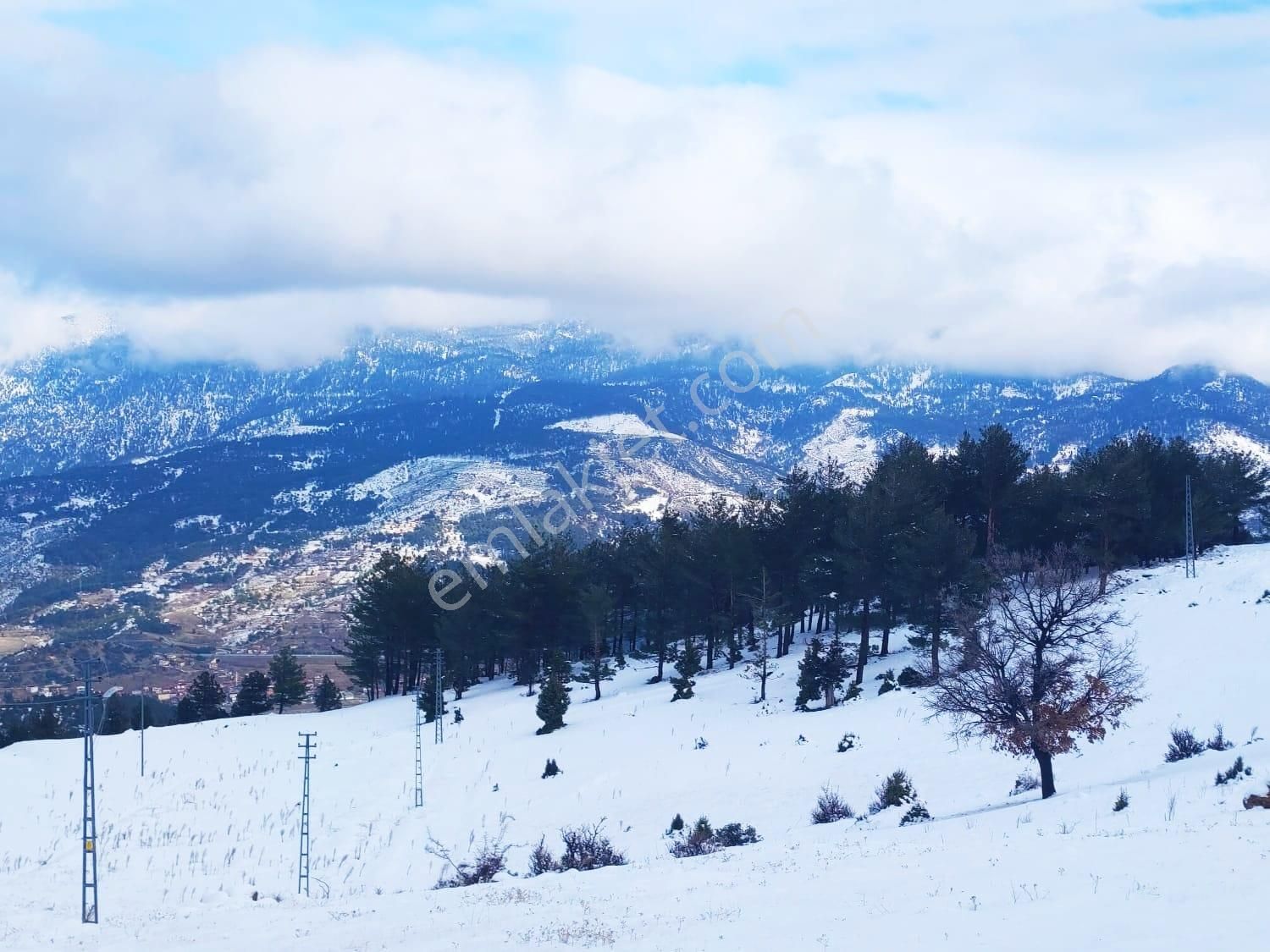 Kar Emlaktan Yenikonacık Bozkırlı Mevkiinde 400 M2 Satılık Arsa